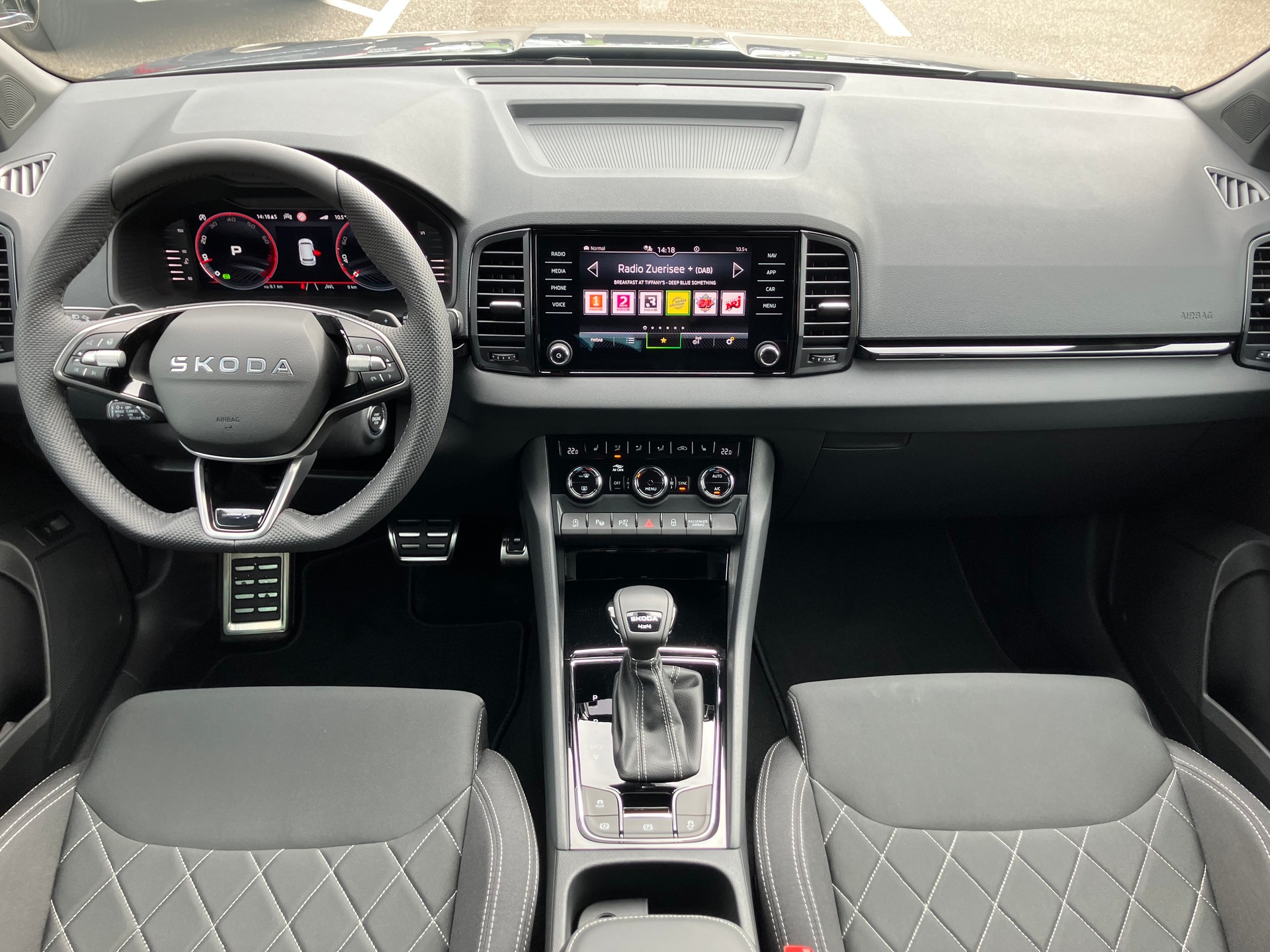 SKODA Karoq 2.0 TSI SportLine 4x4 DSG-image-10