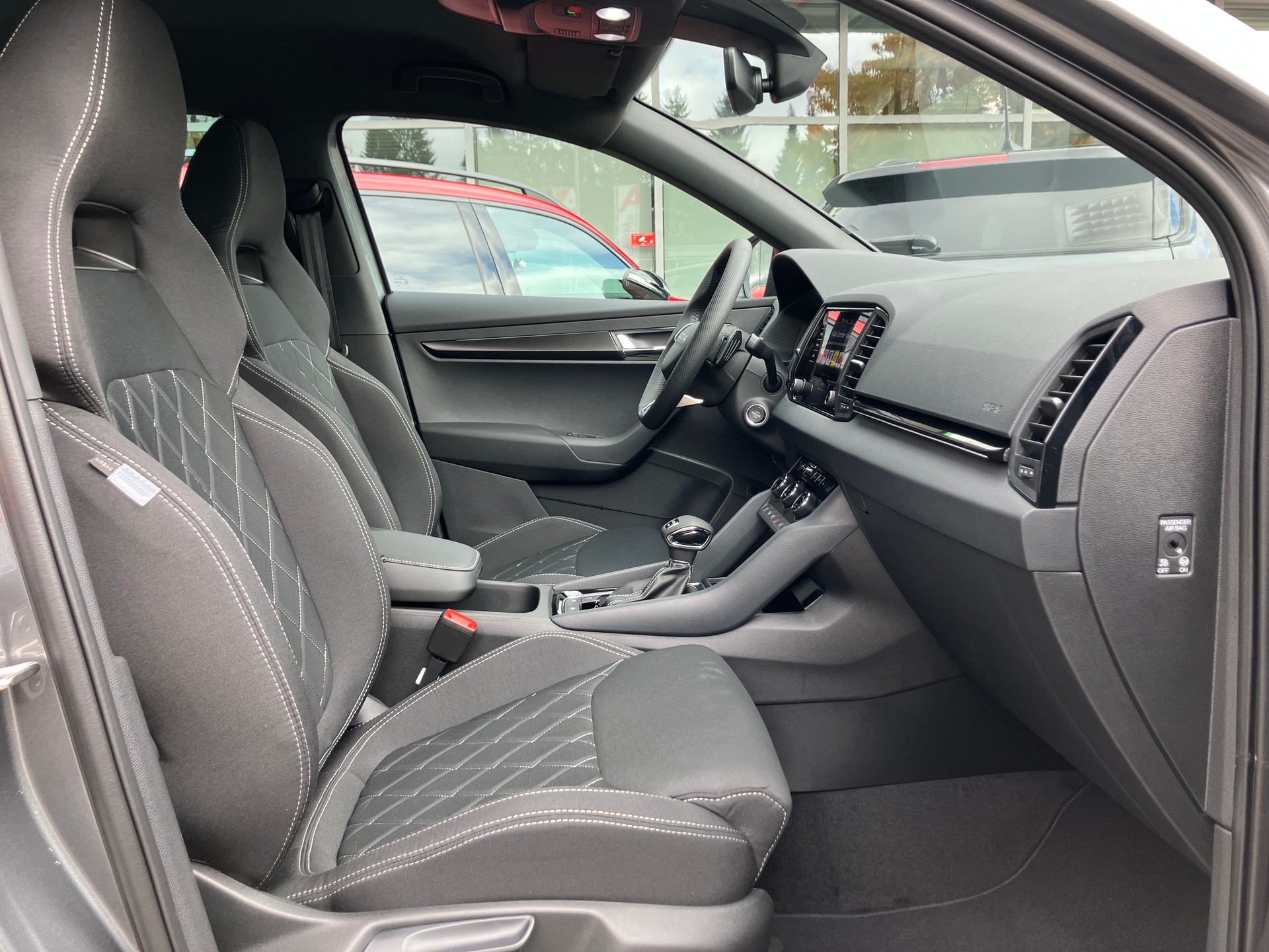 SKODA Karoq 2.0 TSI SportLine 4x4 DSG-image-8