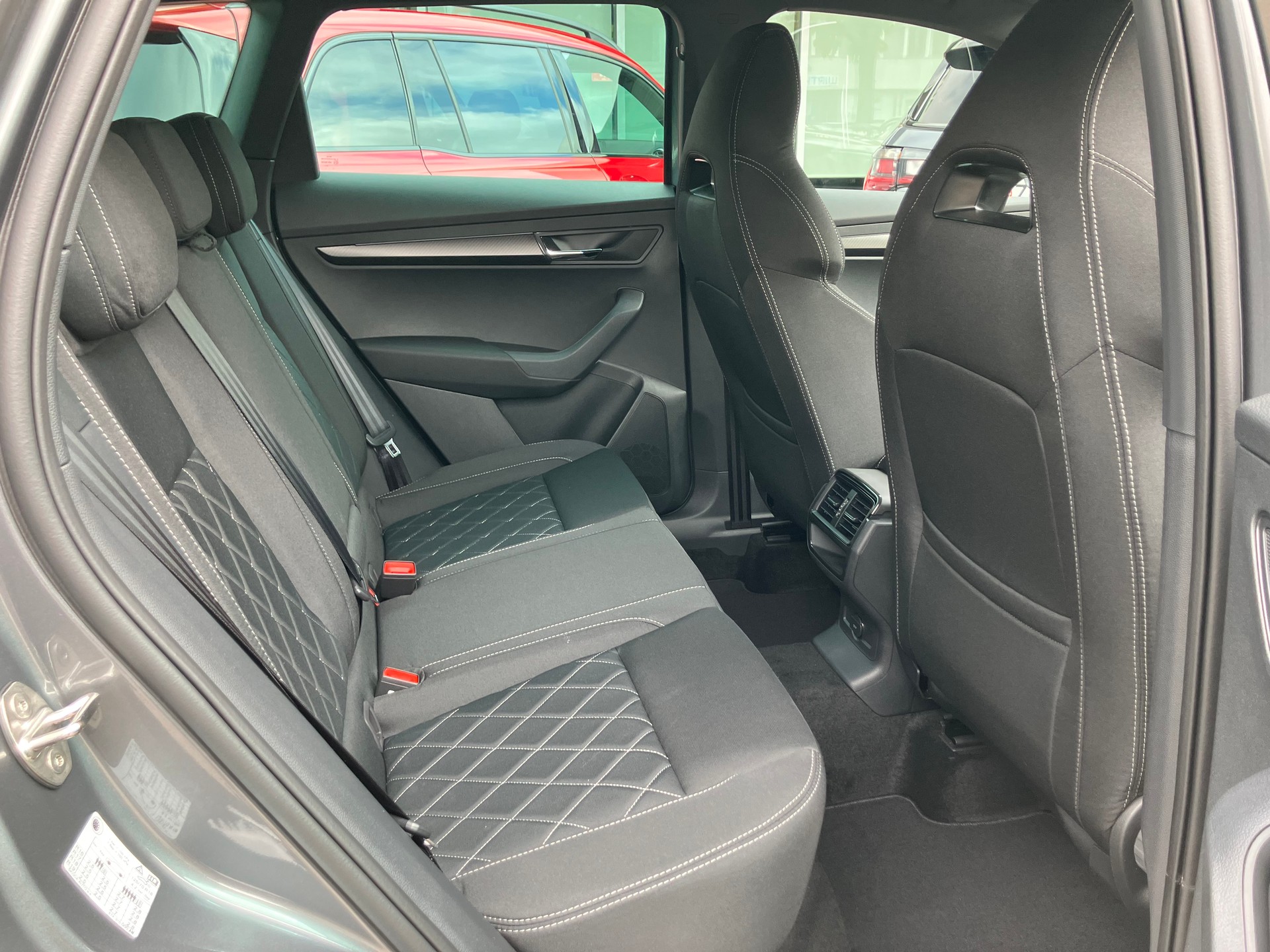 SKODA Karoq 2.0 TSI SportLine 4x4 DSG-image-9