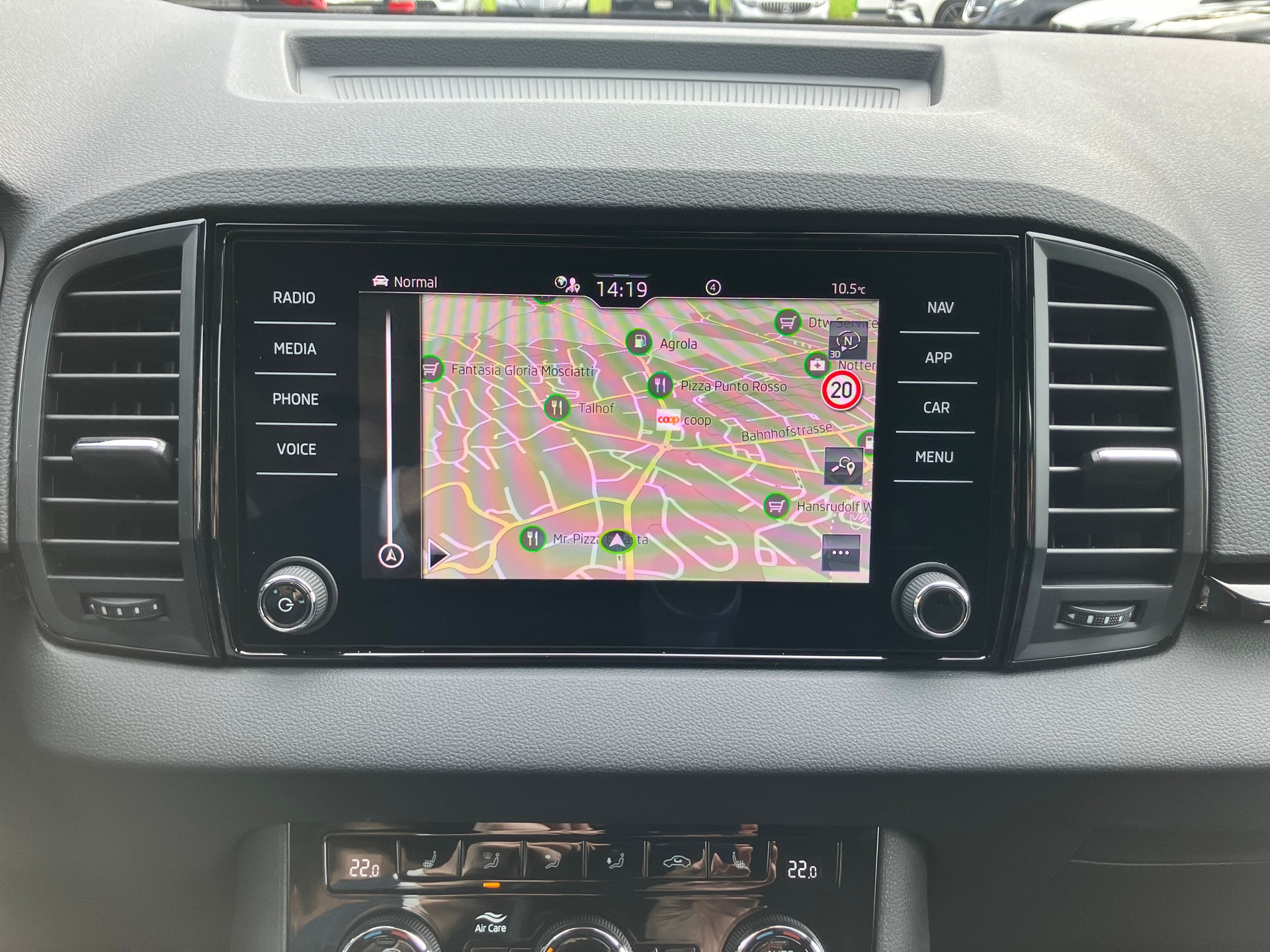 SKODA Karoq 2.0 TSI SportLine 4x4 DSG-image-13