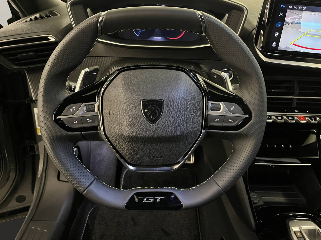 PEUGEOT 2008 1.2 Hybrid 145 GT-image-6