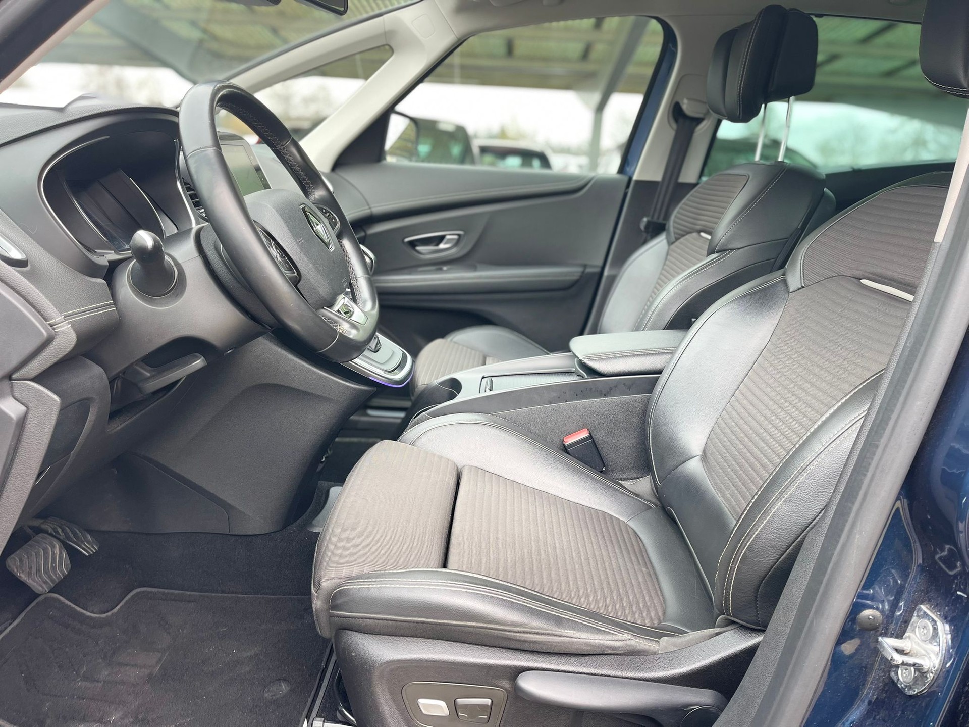 RENAULT Scénic 1.6 dCi Bose EDC-image-7