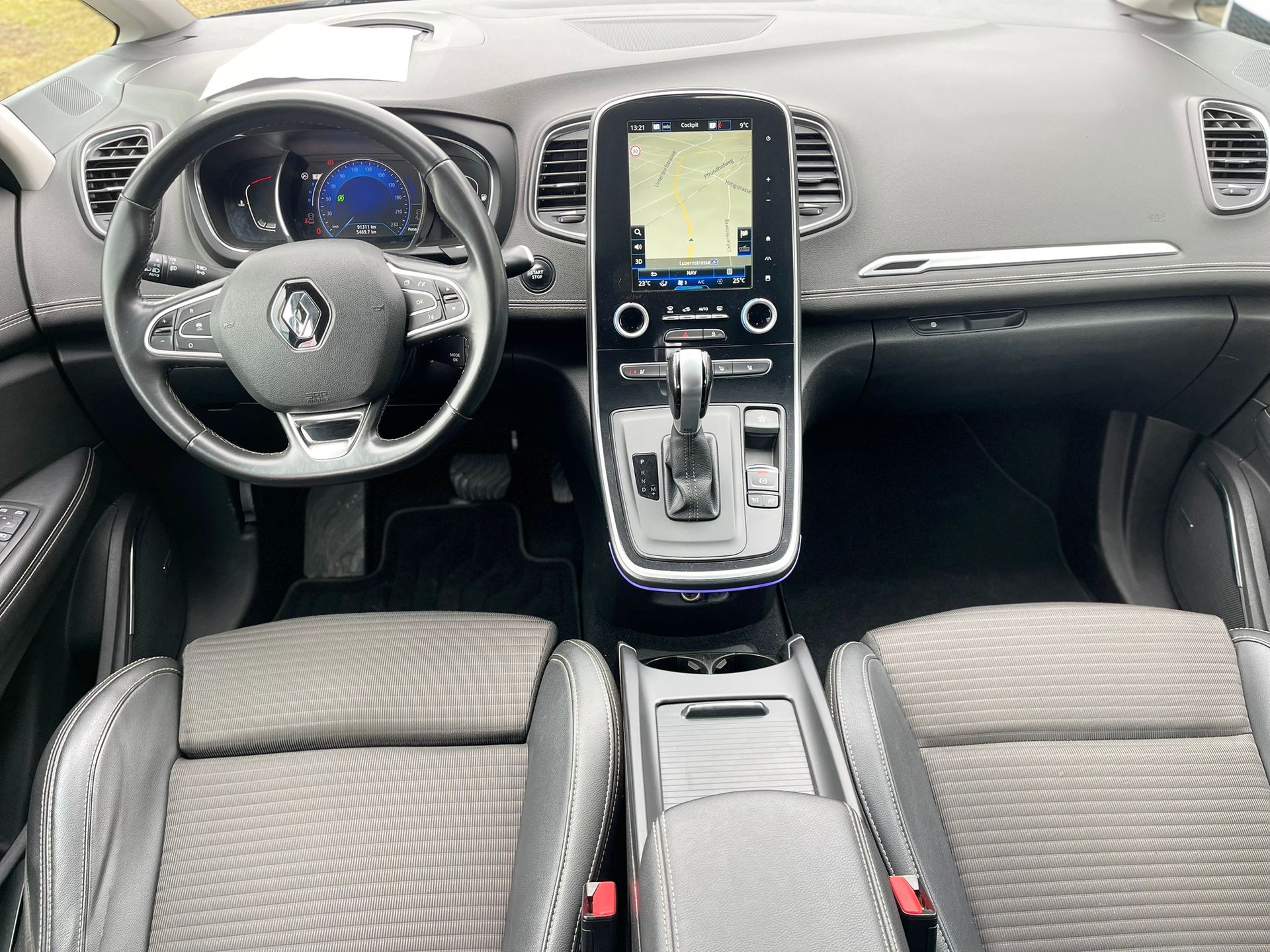 RENAULT Scénic 1.6 dCi Bose EDC-image-8