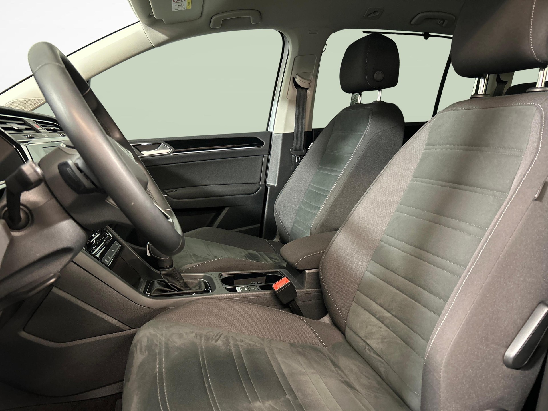 VW Touran 1.5 TSI Highline DSG-image-2