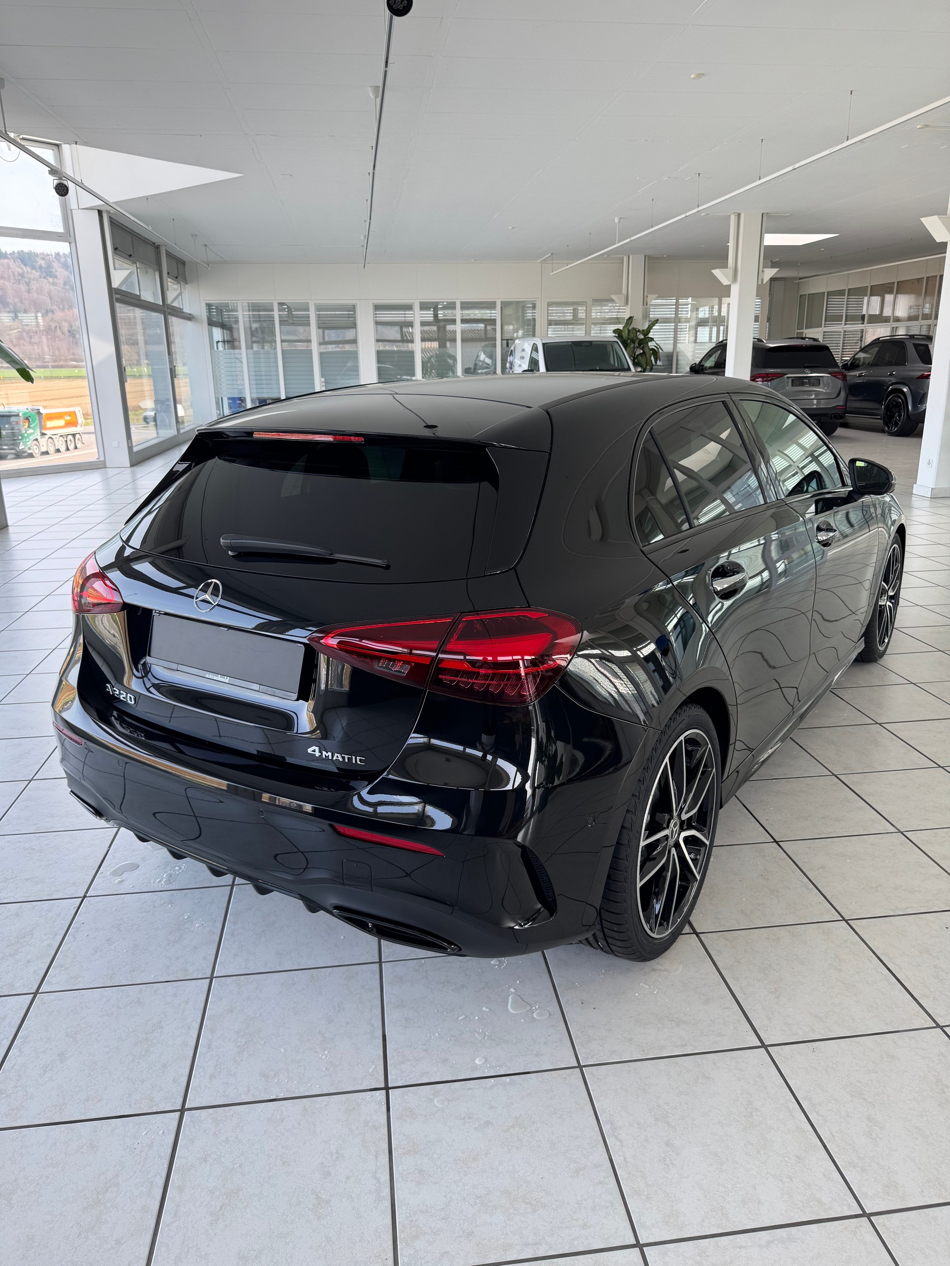 MERCEDES-BENZ A 220 4Matic-image-5