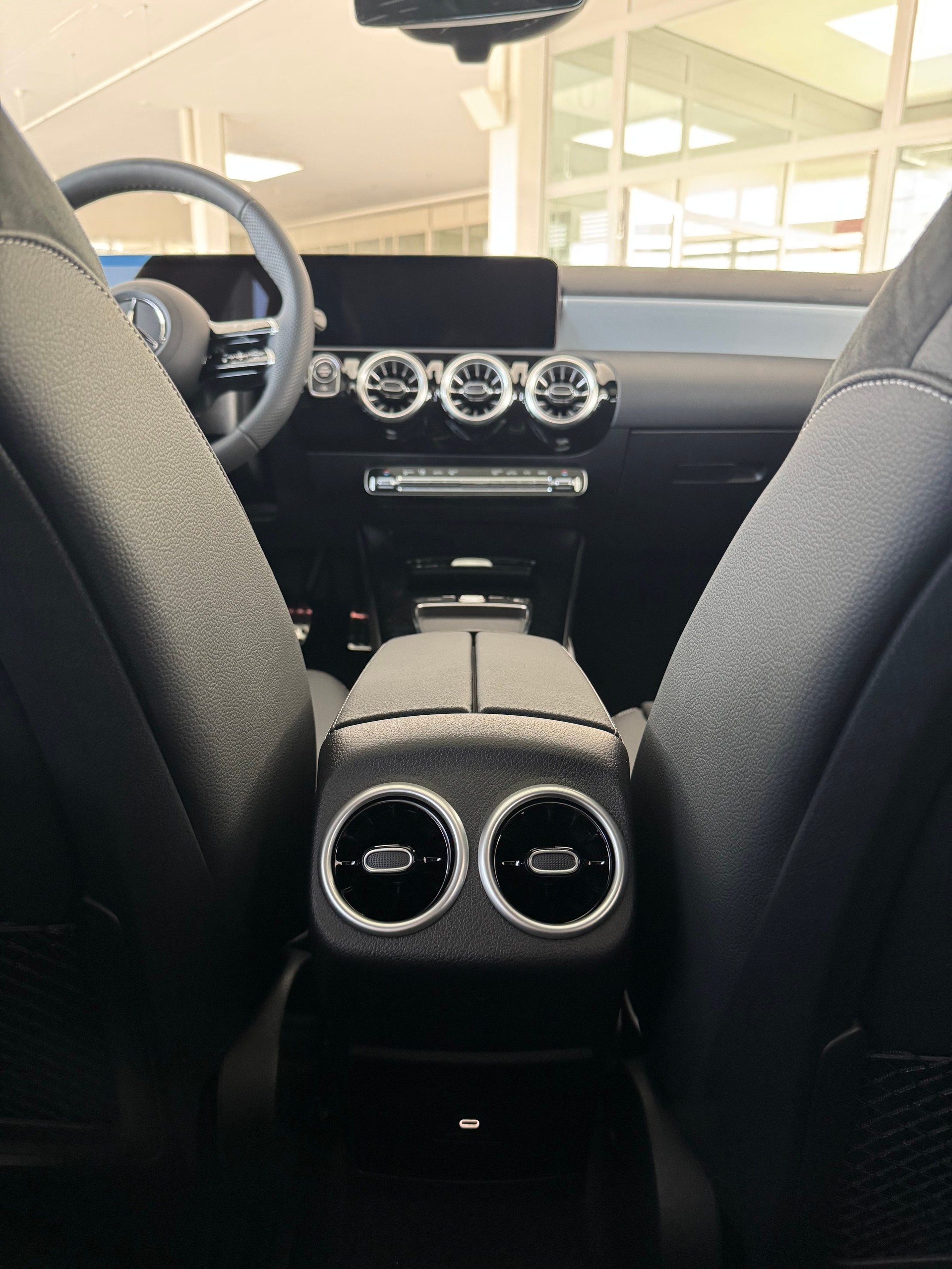 MERCEDES-BENZ A 220 4Matic-image-13