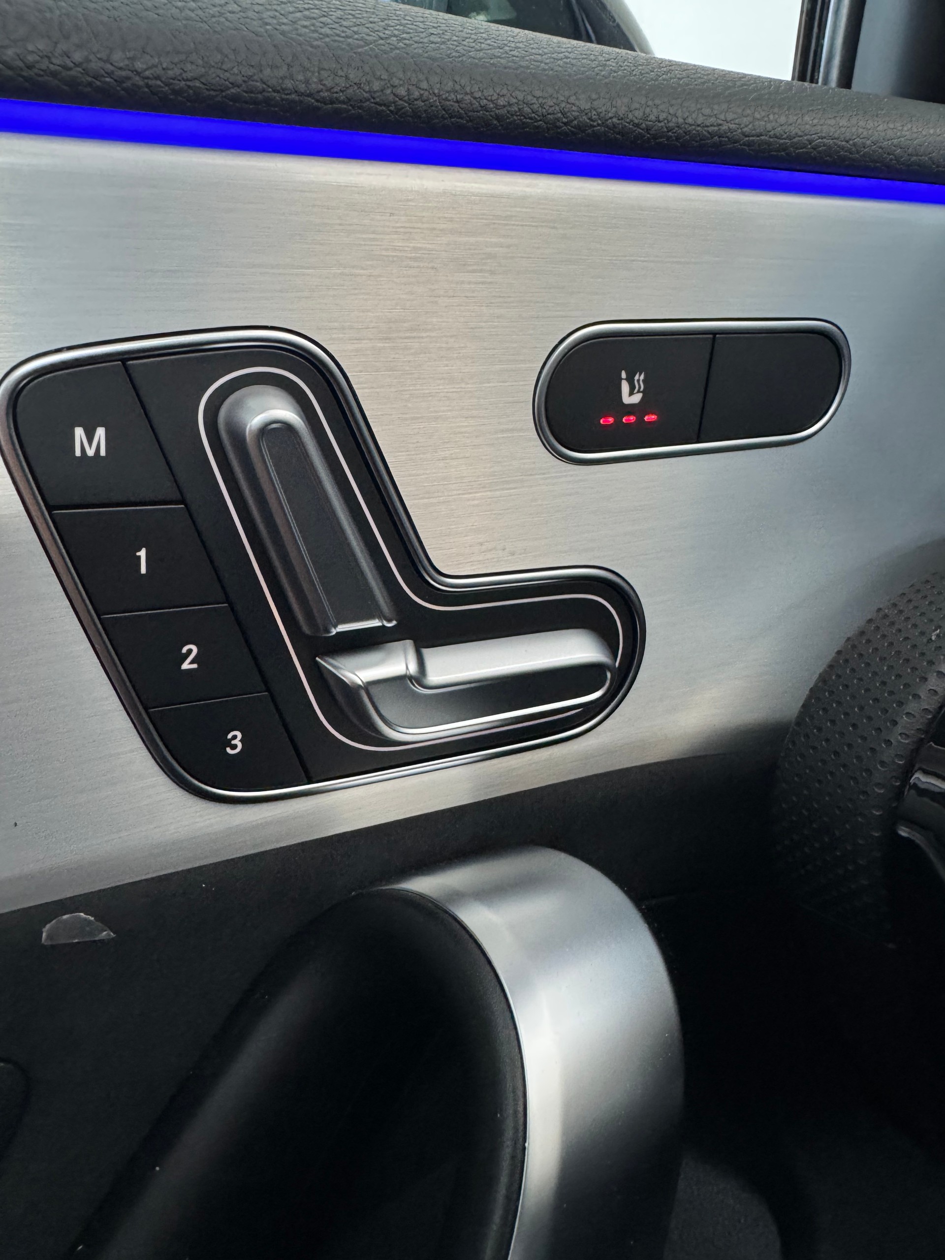 MERCEDES-BENZ A 220 4Matic-image-7