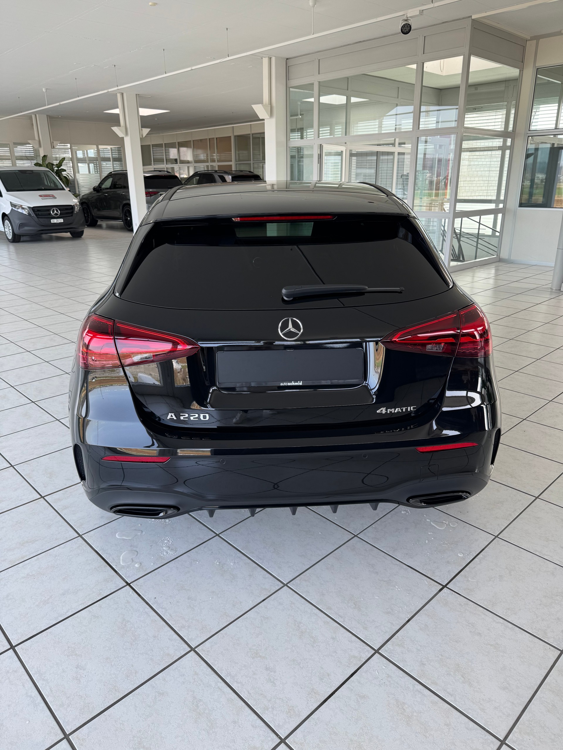 MERCEDES-BENZ A 220 4Matic-image-4