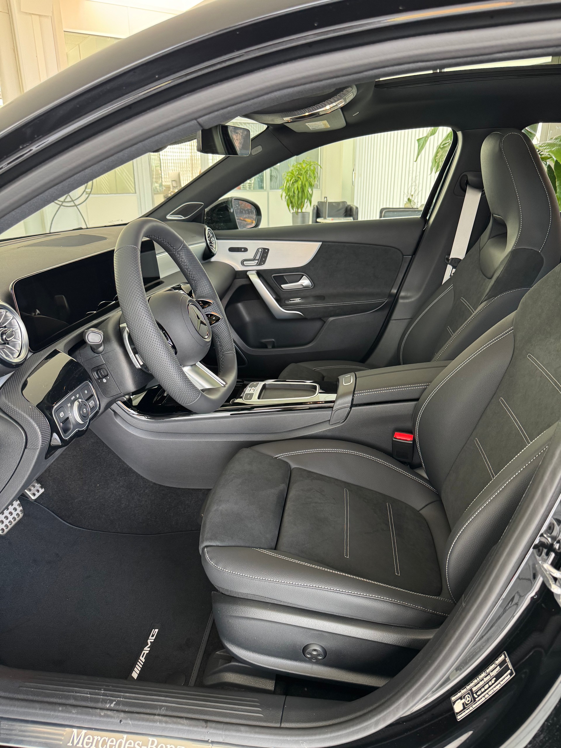 MERCEDES-BENZ A 220 4Matic-image-6