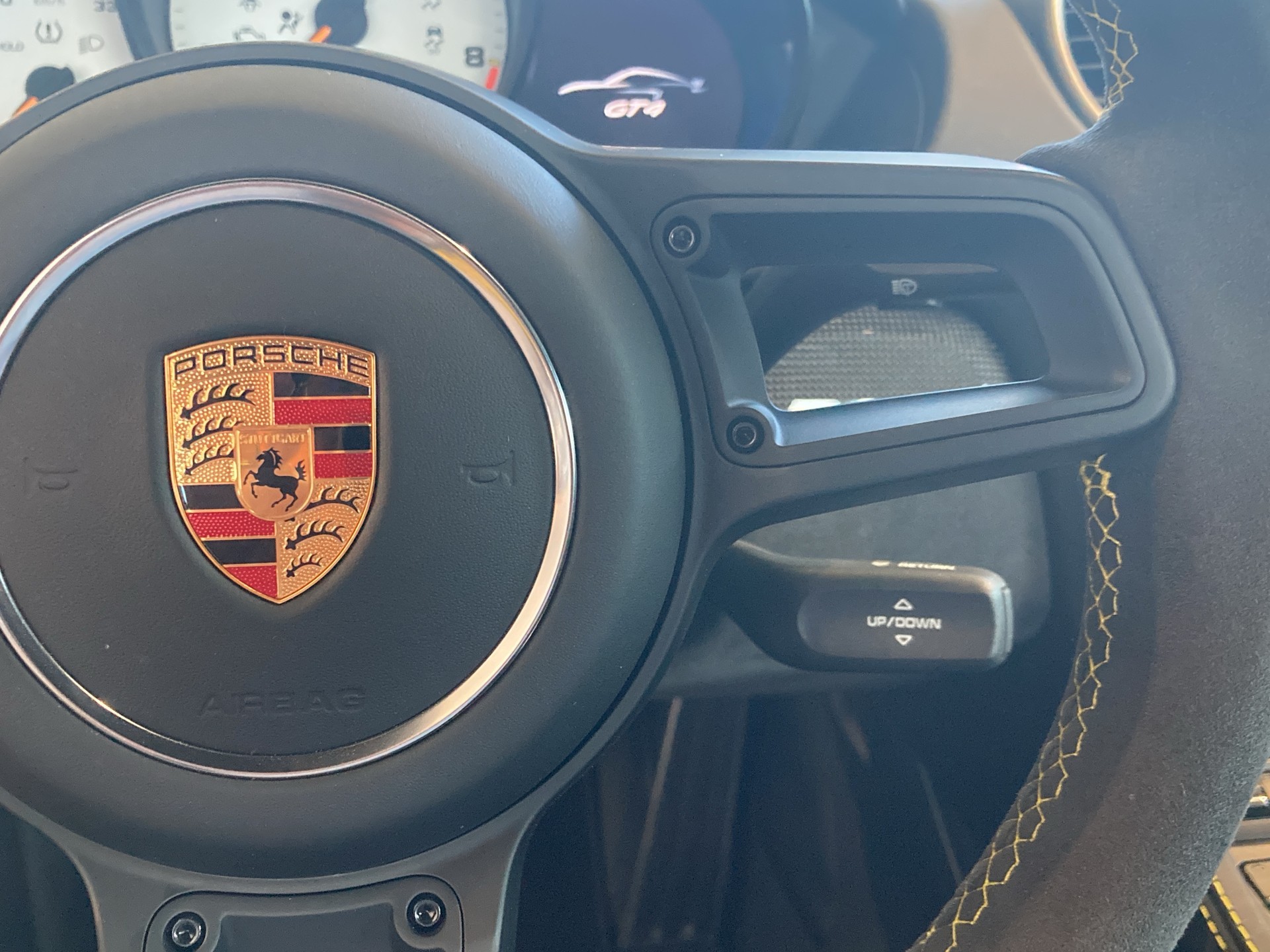 PORSCHE Cayman 718 GT4-image-31