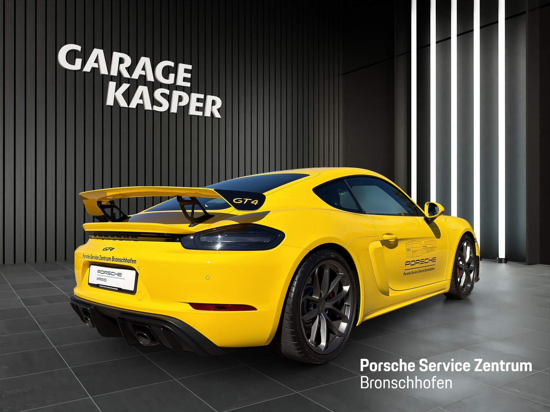 PORSCHE Cayman 718 GT4-image-4