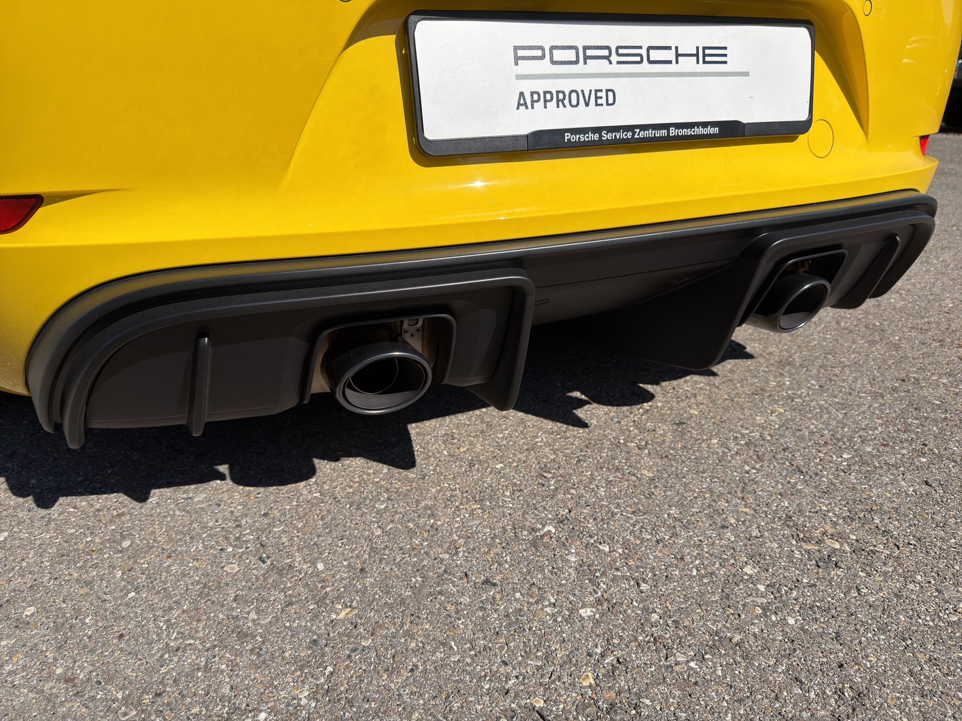 PORSCHE Cayman 718 GT4-image-23