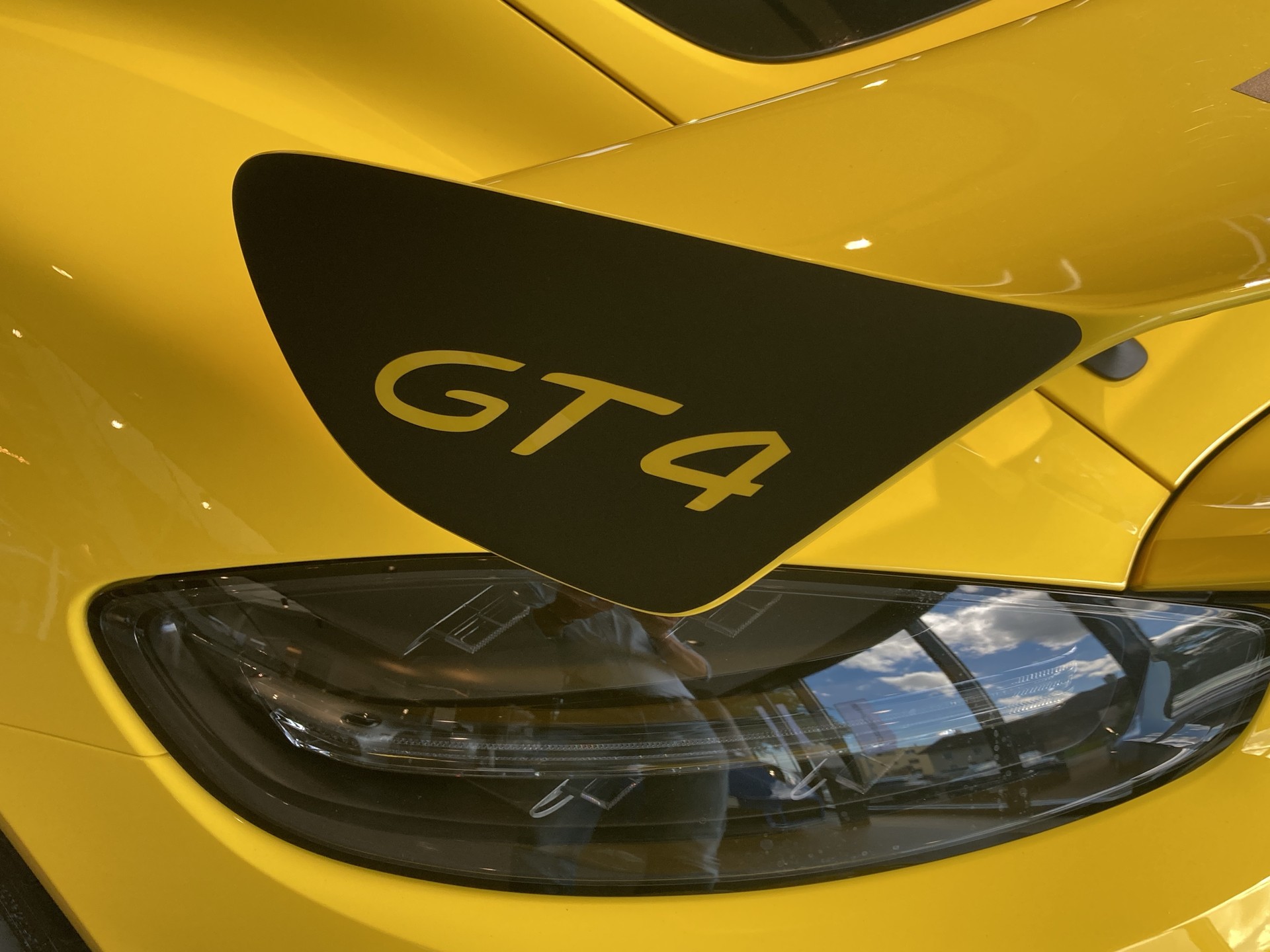 PORSCHE Cayman 718 GT4-image-28