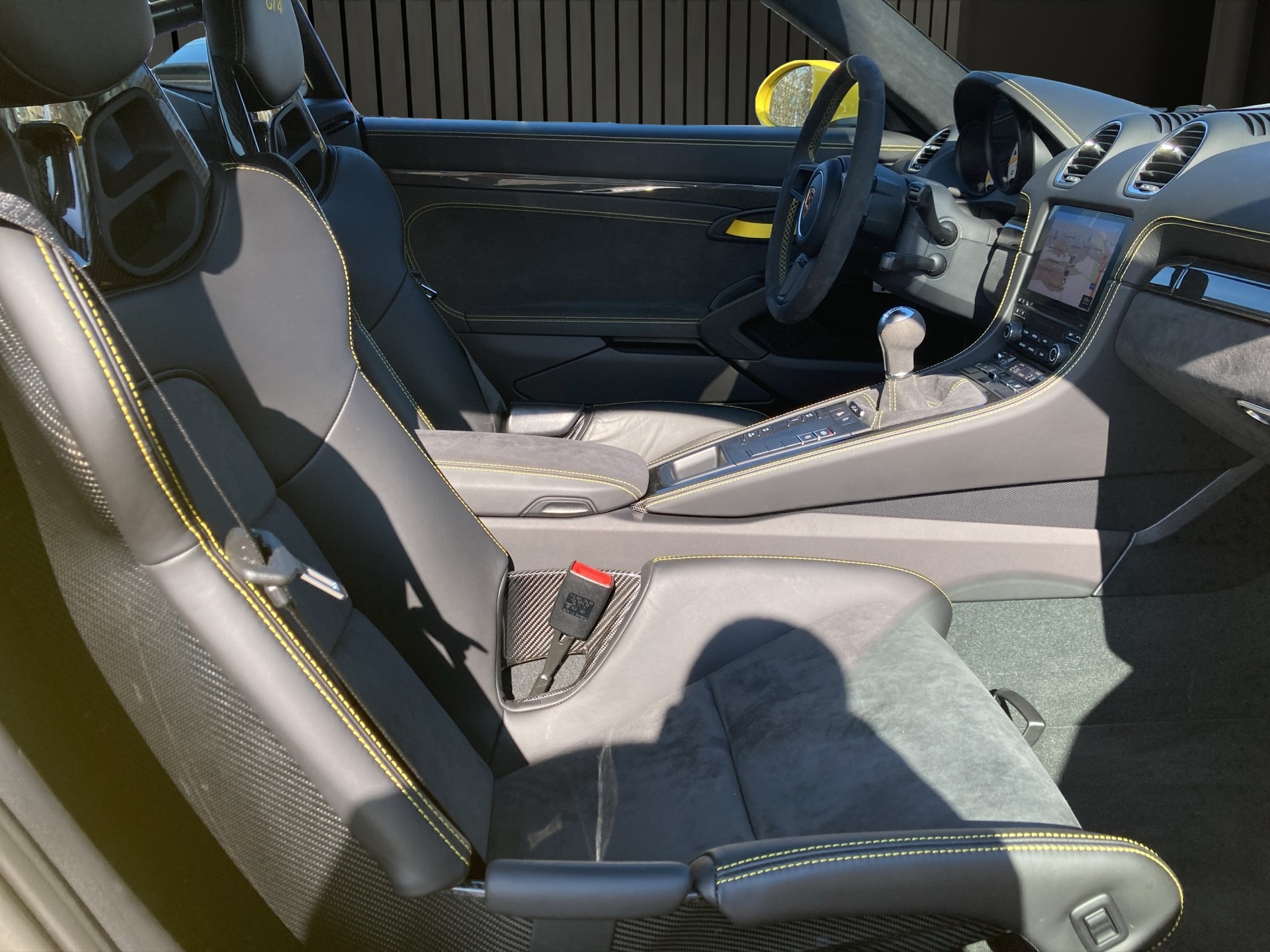 PORSCHE Cayman 718 GT4-image-14