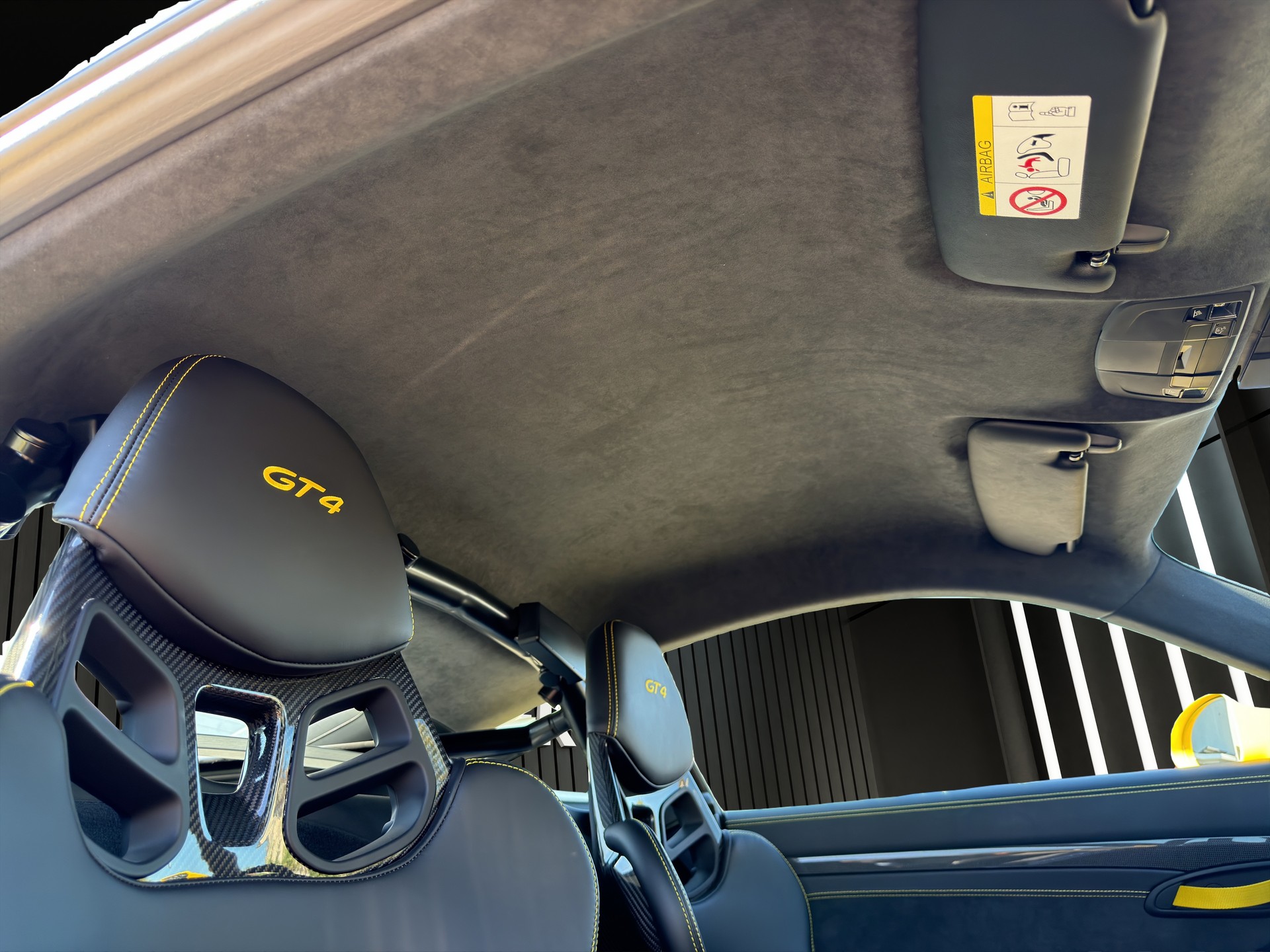 PORSCHE Cayman 718 GT4-image-18