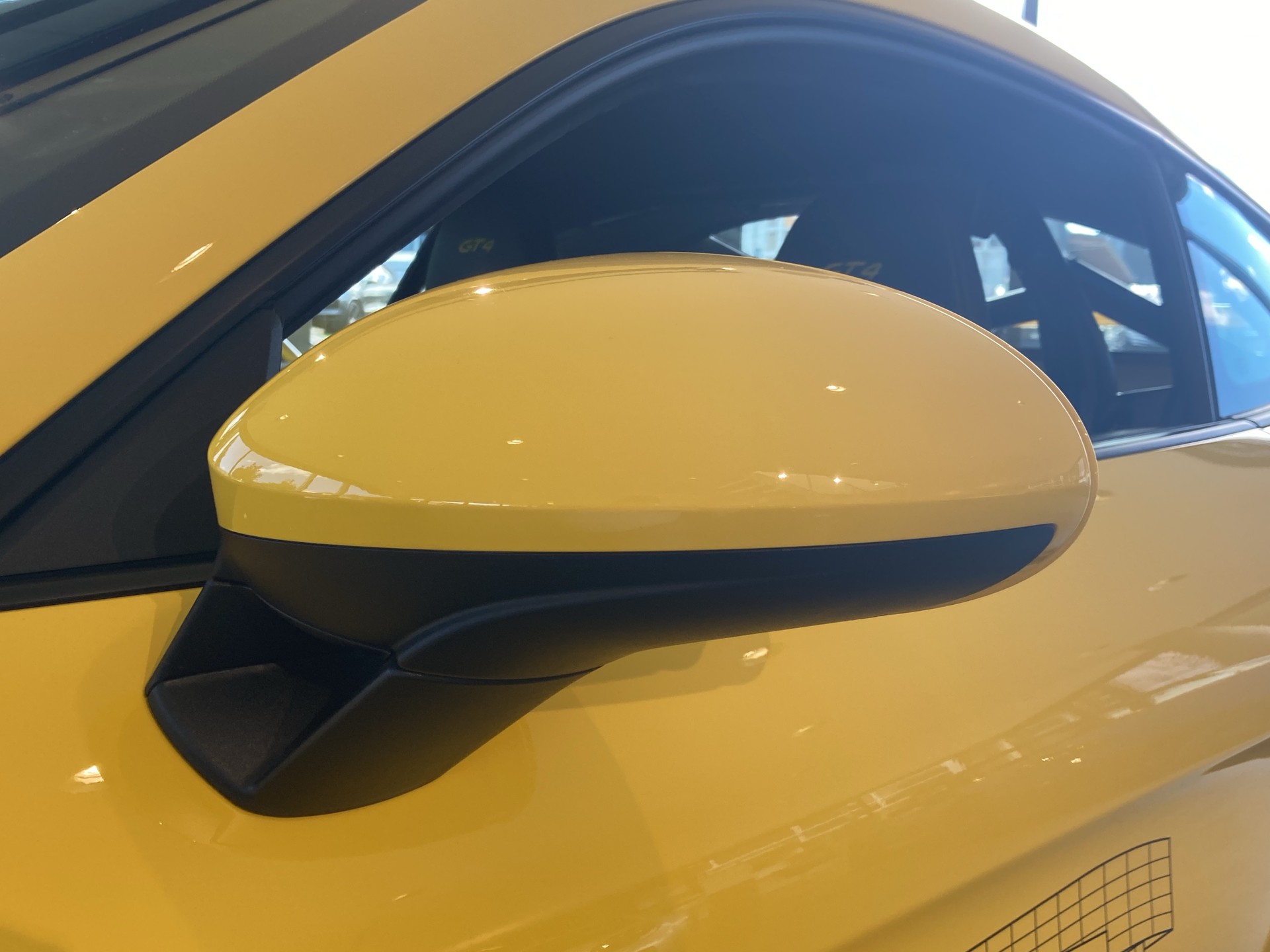 PORSCHE Cayman 718 GT4-image-30