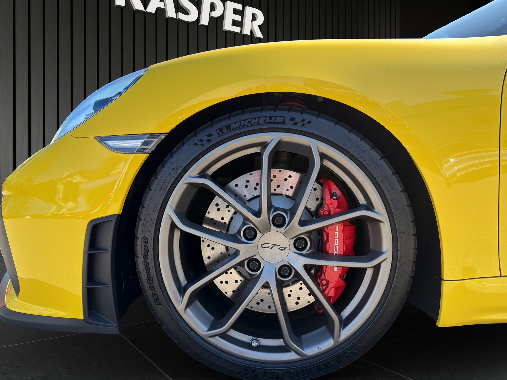 PORSCHE Cayman 718 GT4-image-9