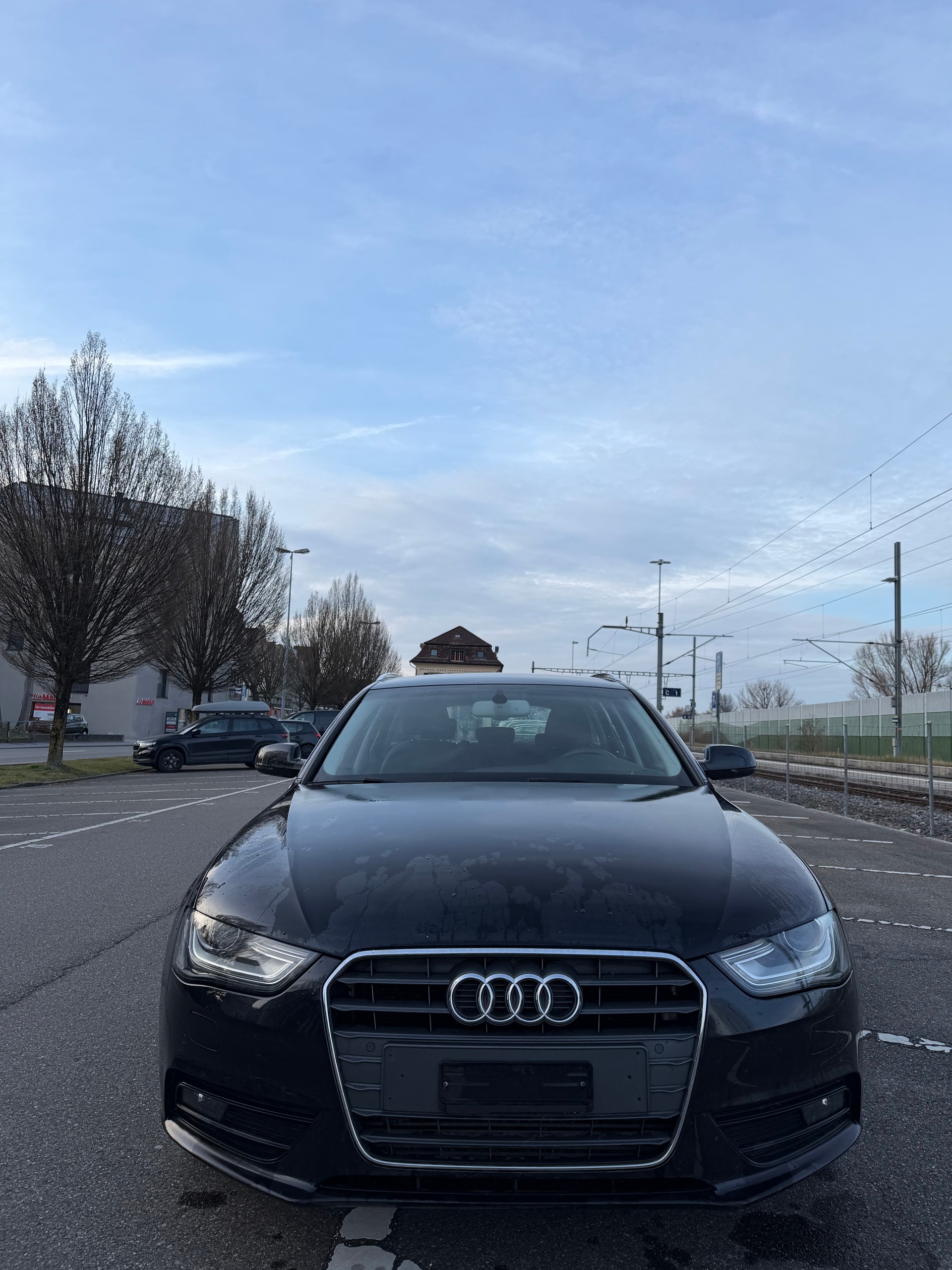 AUDI A4 Avant 2.0 TDI-image-2