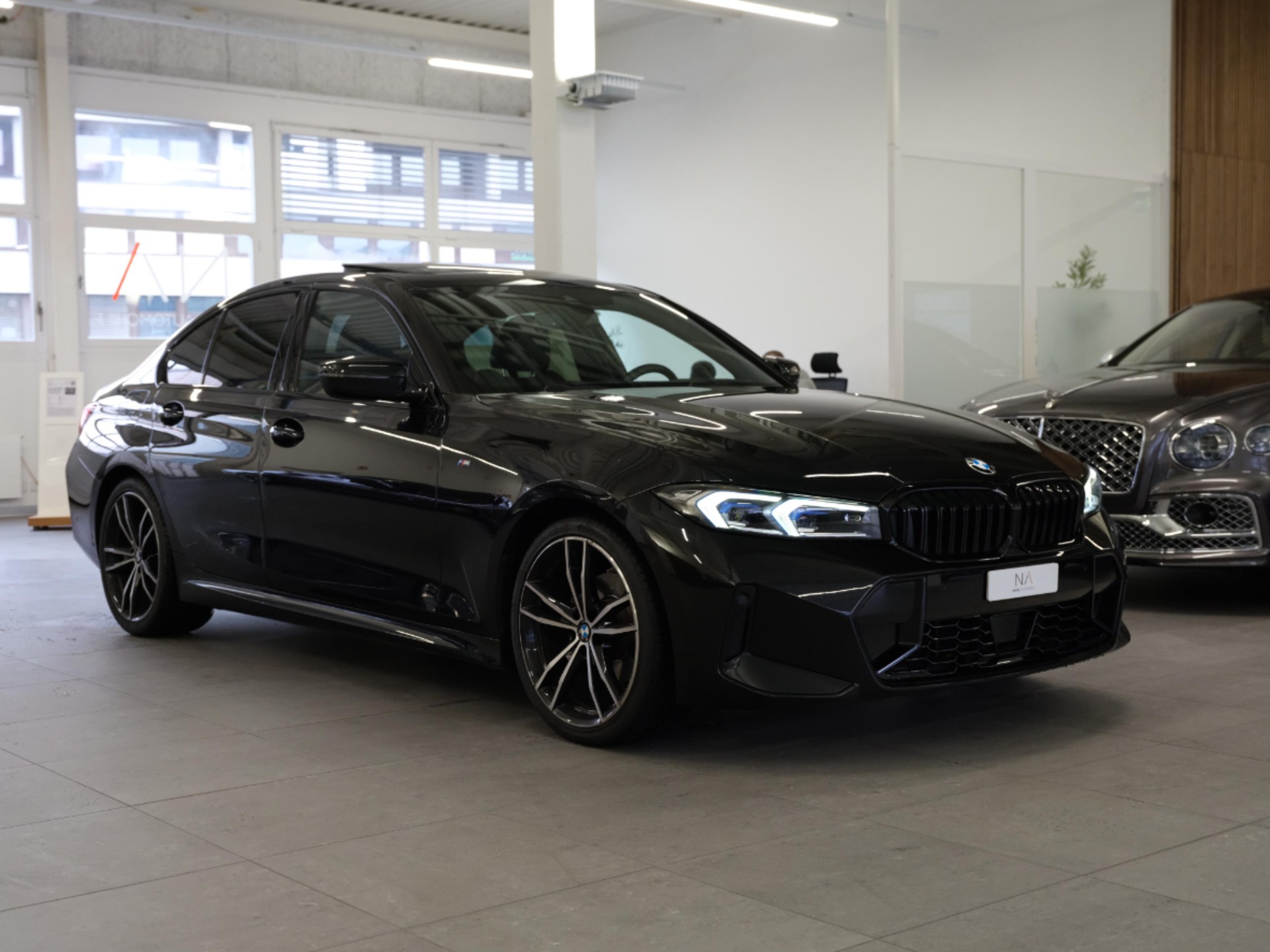 BMW 320d xDrive 48V Steptronic *Pano.* *Head-Up Display* *M Paket*-image-1