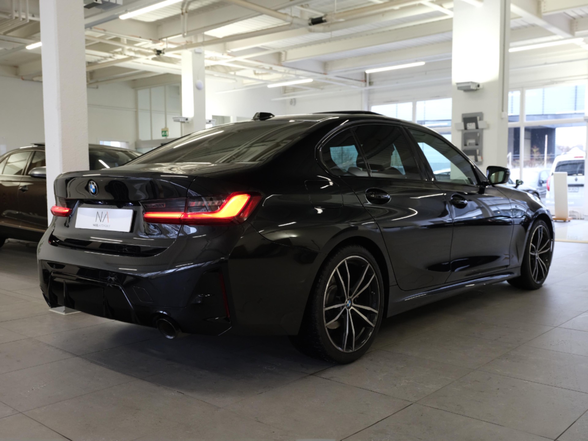 BMW 320d xDrive 48V Steptronic *Pano.* *Head-Up Display* *M Paket*-image-5