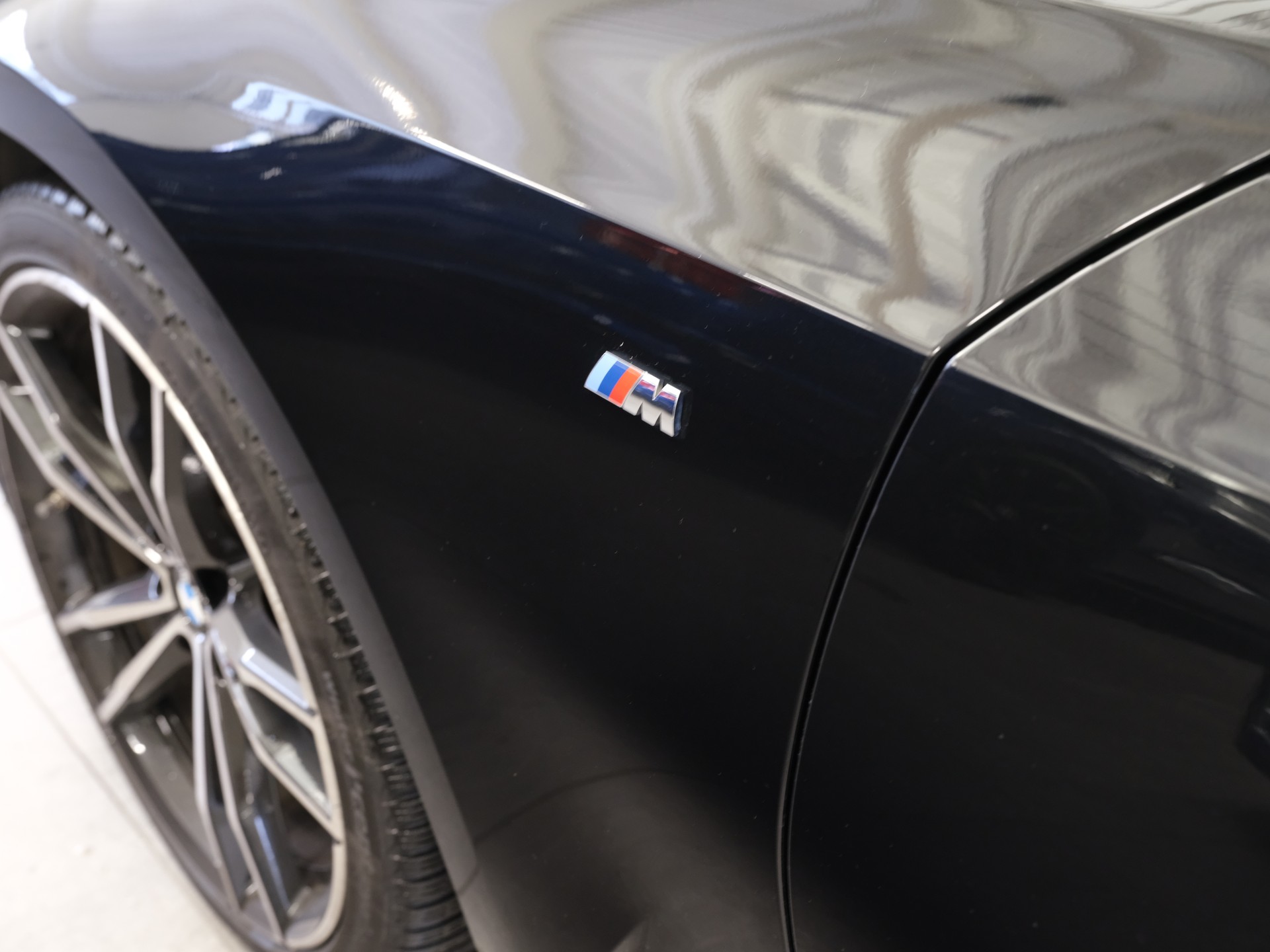 BMW 320d xDrive 48V Steptronic *Pano.* *Head-Up Display* *M Paket*-image-13