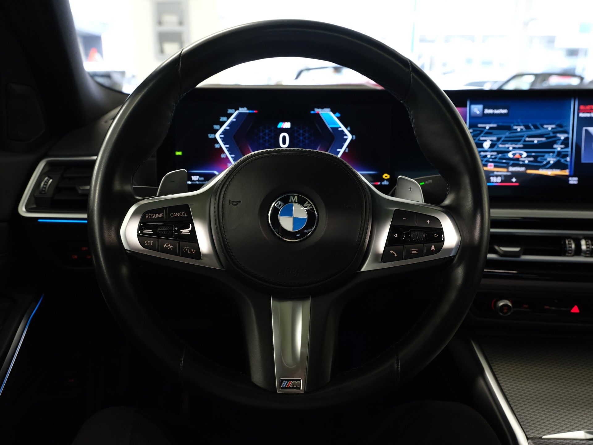 BMW 320d xDrive 48V Steptronic *Pano.* *Head-Up Display* *M Paket*-image-18