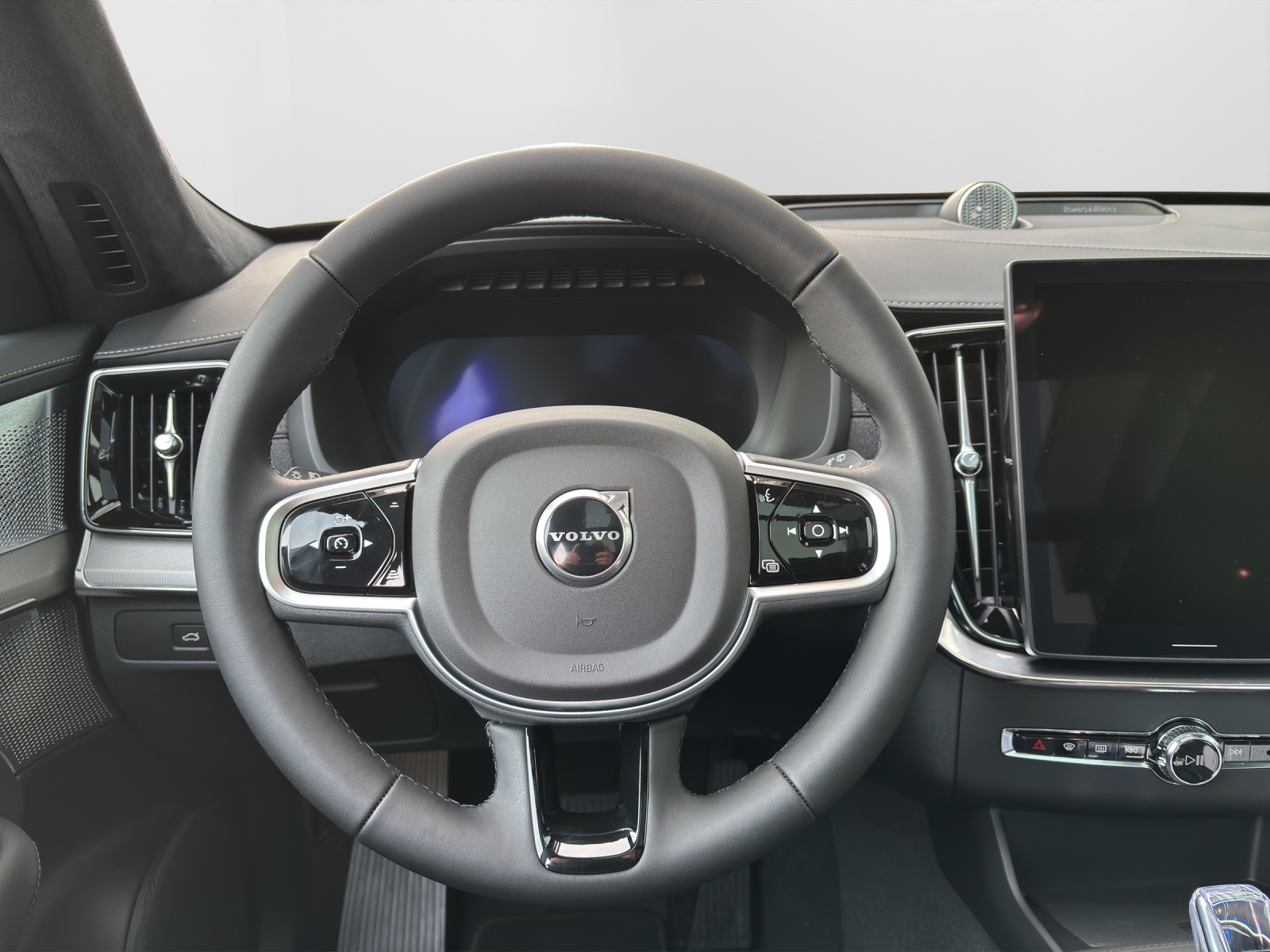 VOLVO XC90 2.0 B5 MH Black Edition AWD-image-7