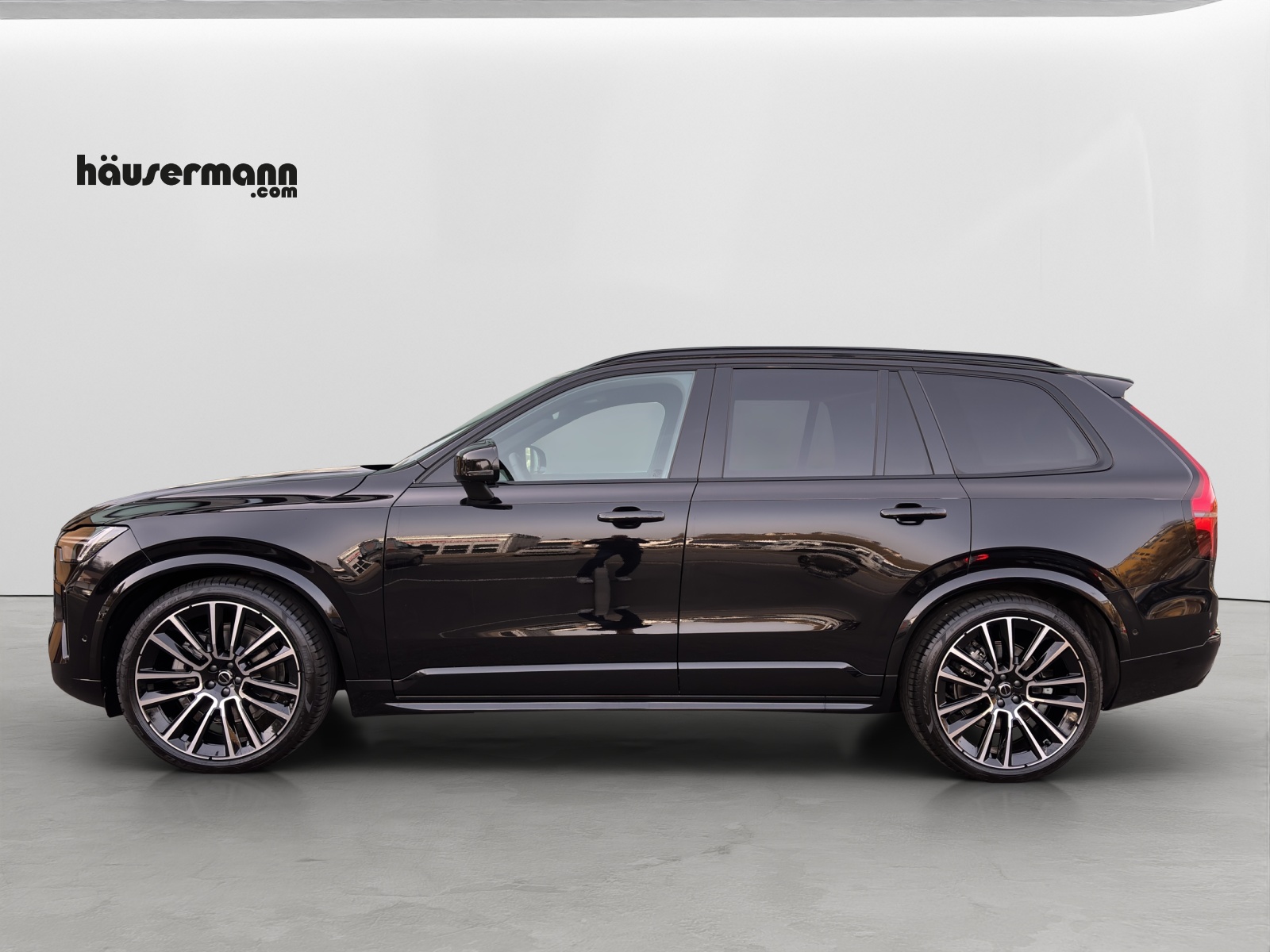 VOLVO XC90 2.0 B5 MH Black Edition AWD-image-1