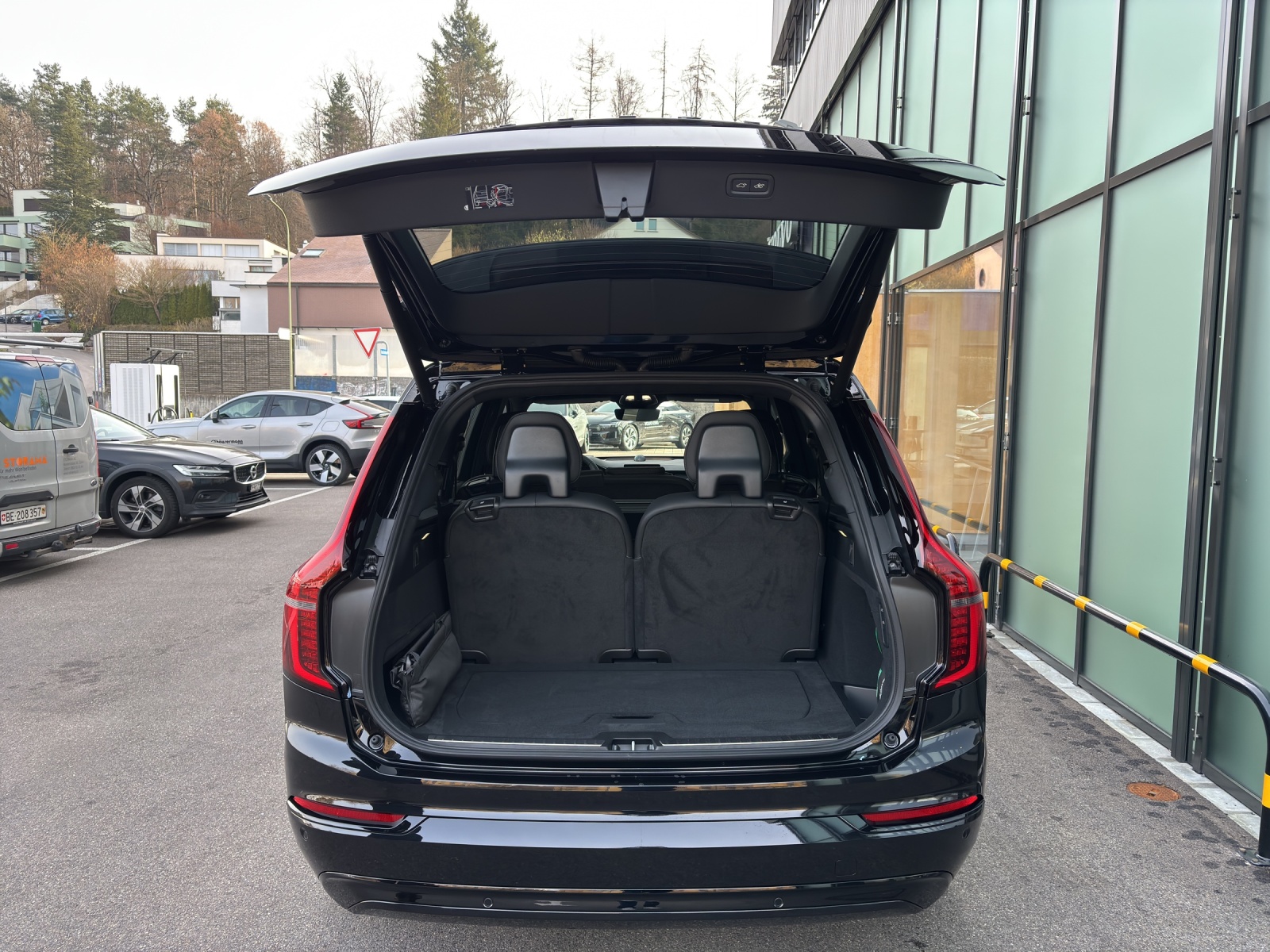 VOLVO XC90 2.0 B5 MH Black Edition AWD-image-11