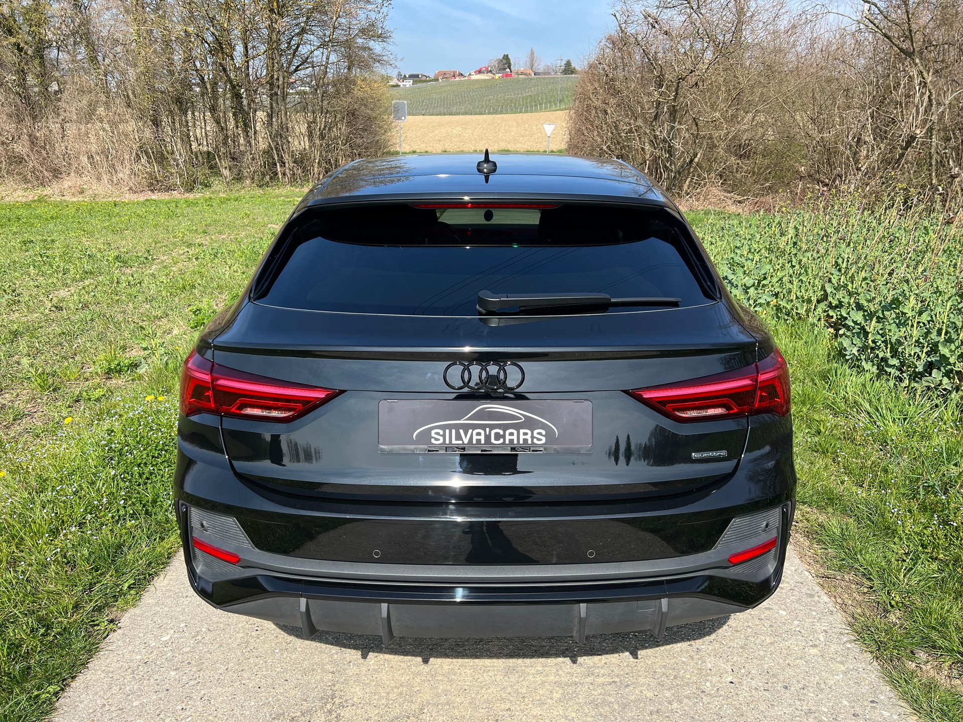 AUDI Q3 Sportback 45 TFSI S line quattro S-tronic-image-4