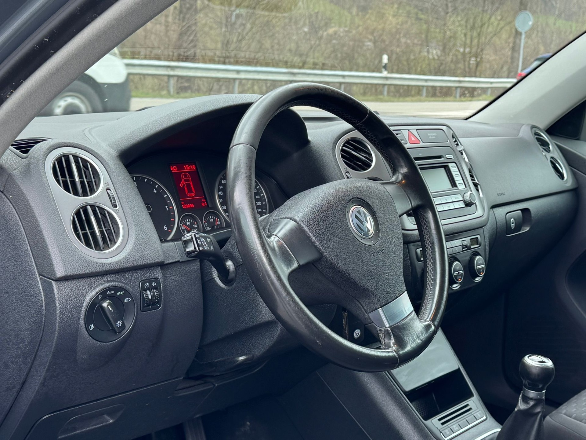VW Tiguan 2.0 TDI Track&Field Tiptronic-image-14