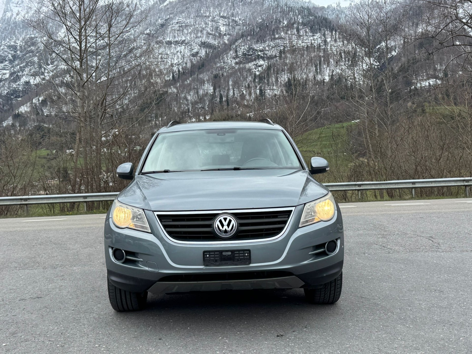 VW Tiguan 2.0 TDI Track&Field Tiptronic-image-0