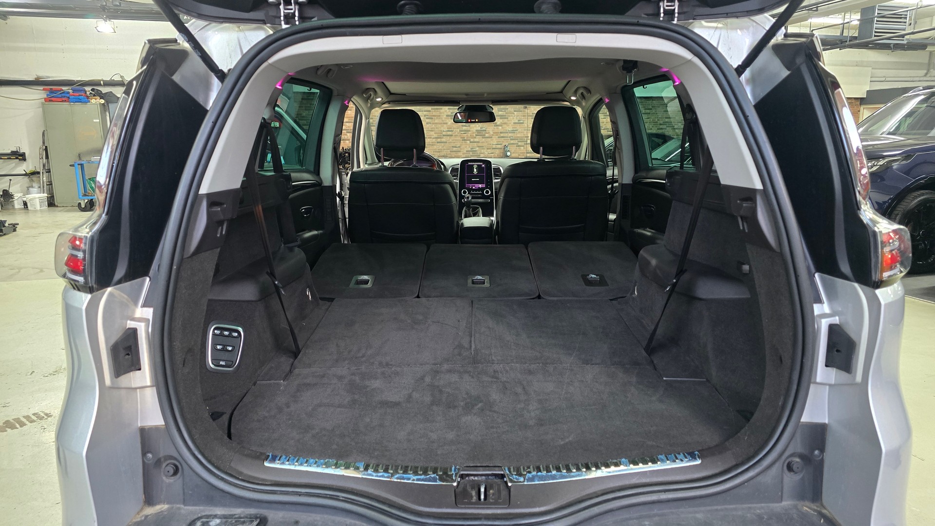 RENAULT Espace 1.6 dCi Intens-image-28