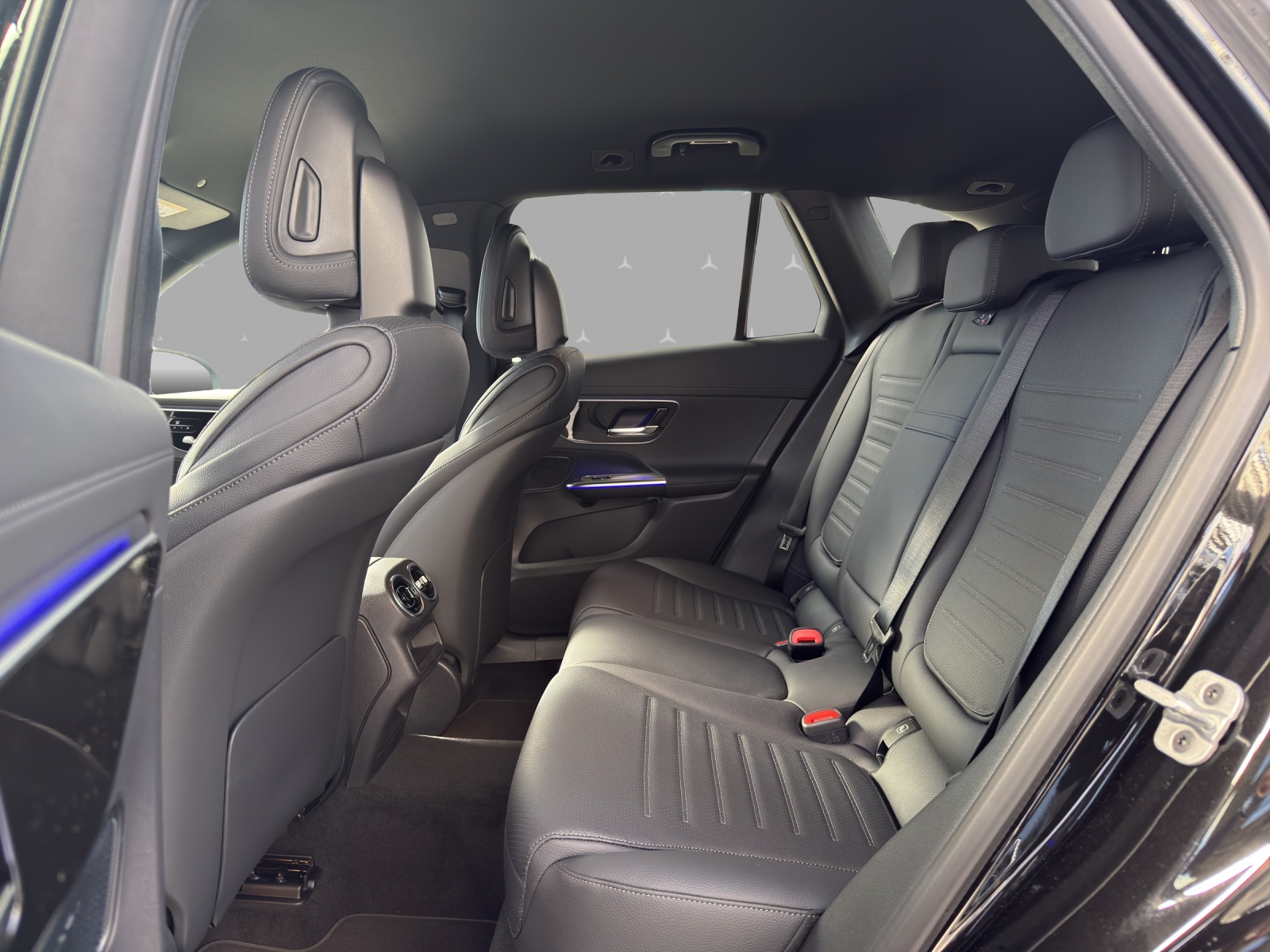 MERCEDES-BENZ GLC 300 4Matic 9G-Tronic-image-12