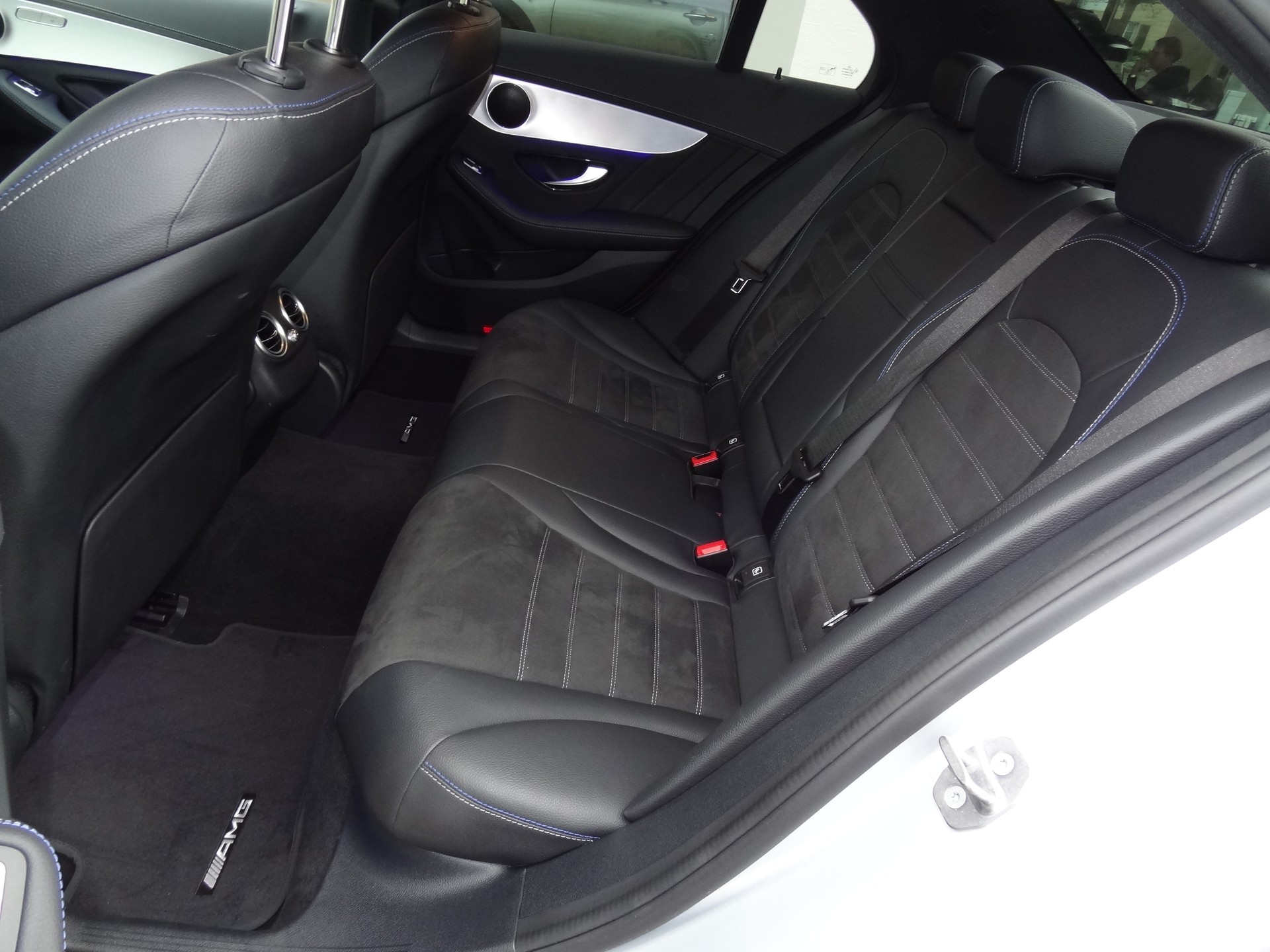 MERCEDES-BENZ C 220 d AMG Line * Night Edition * 9G-Tronic-image-15