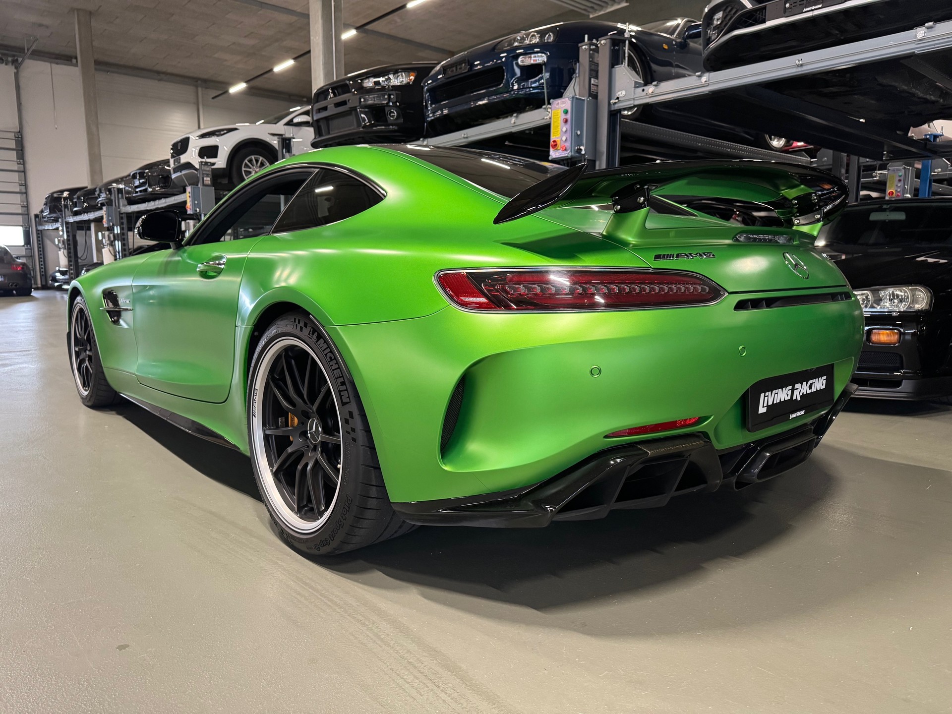 MERCEDES-BENZ AMG GT-R DCT *Recaro*-image-2