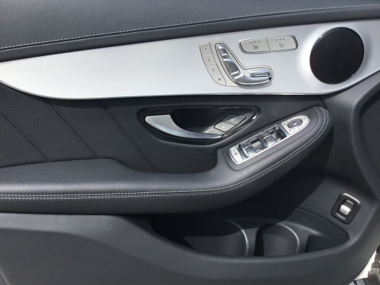 MERCEDES-BENZ GLC 300 de AMG Line 4M A-image-9