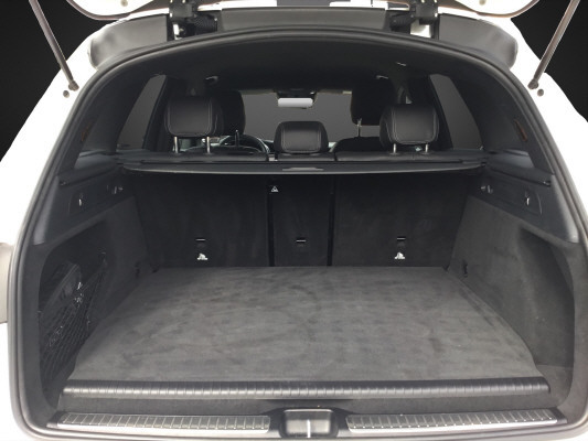 MERCEDES-BENZ GLC 300 de AMG Line 4M A-image-11