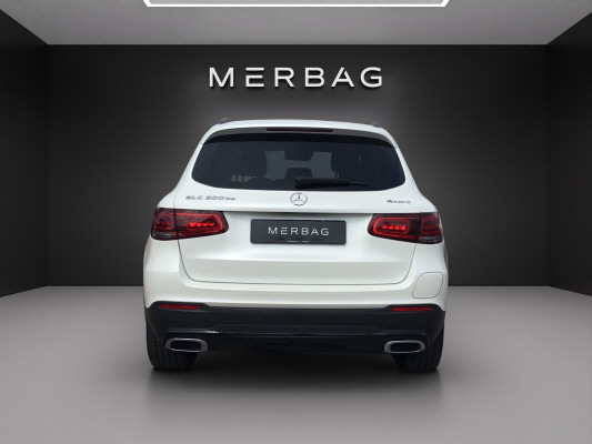 MERCEDES-BENZ GLC 300 de AMG Line 4M A-image-4