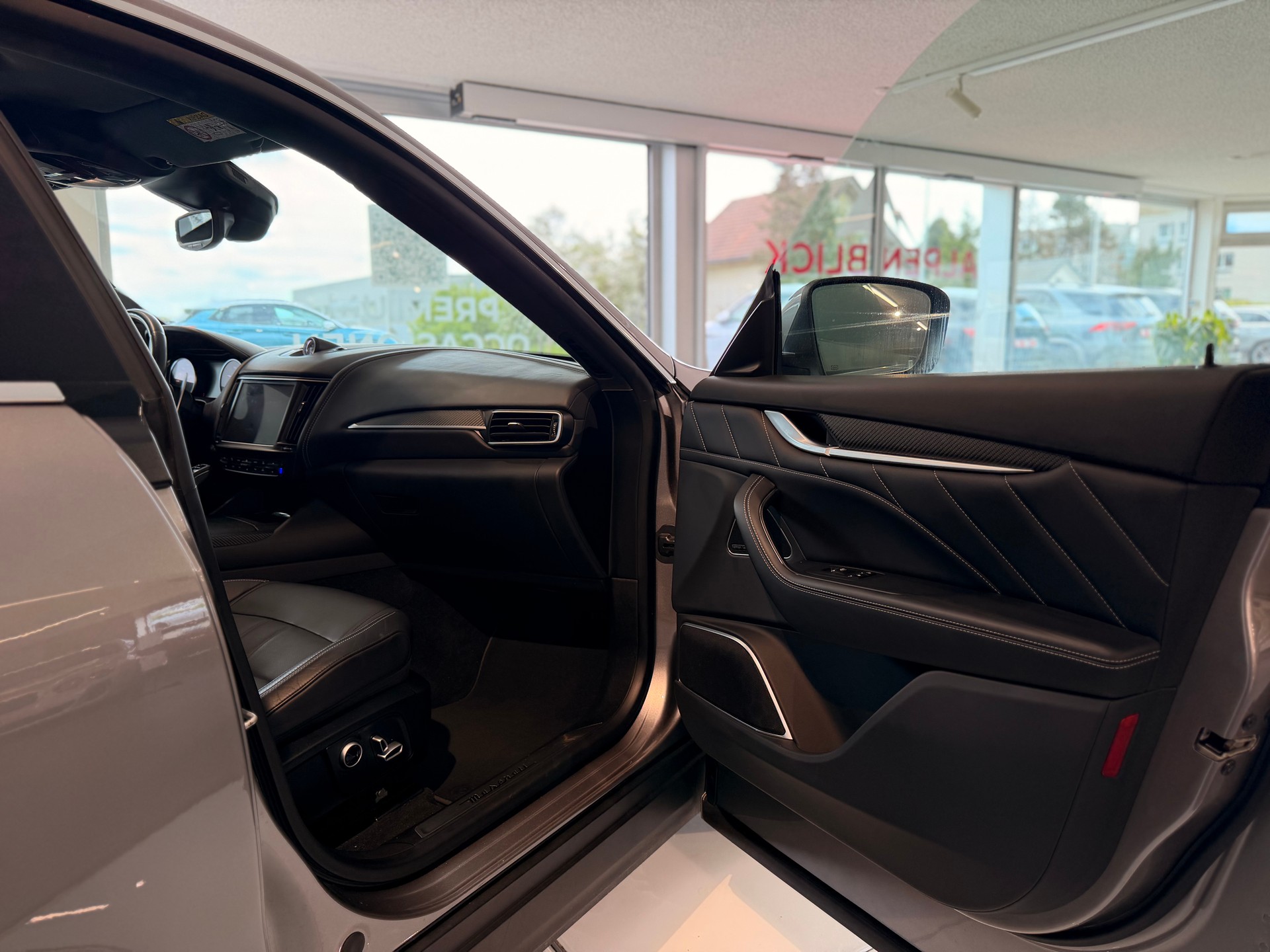 MASERATI Levante S 3.0 V6 Modena S Automatica-image-18