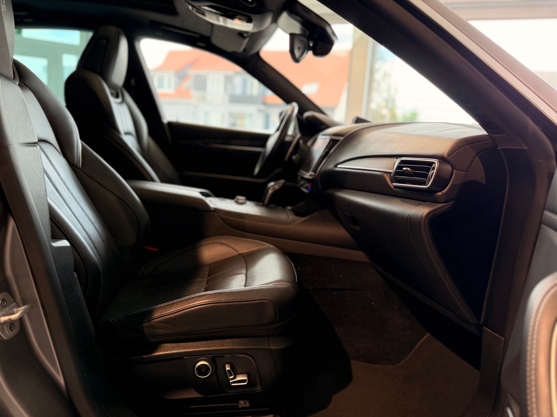 MASERATI Levante S 3.0 V6 Modena S Automatica-image-19
