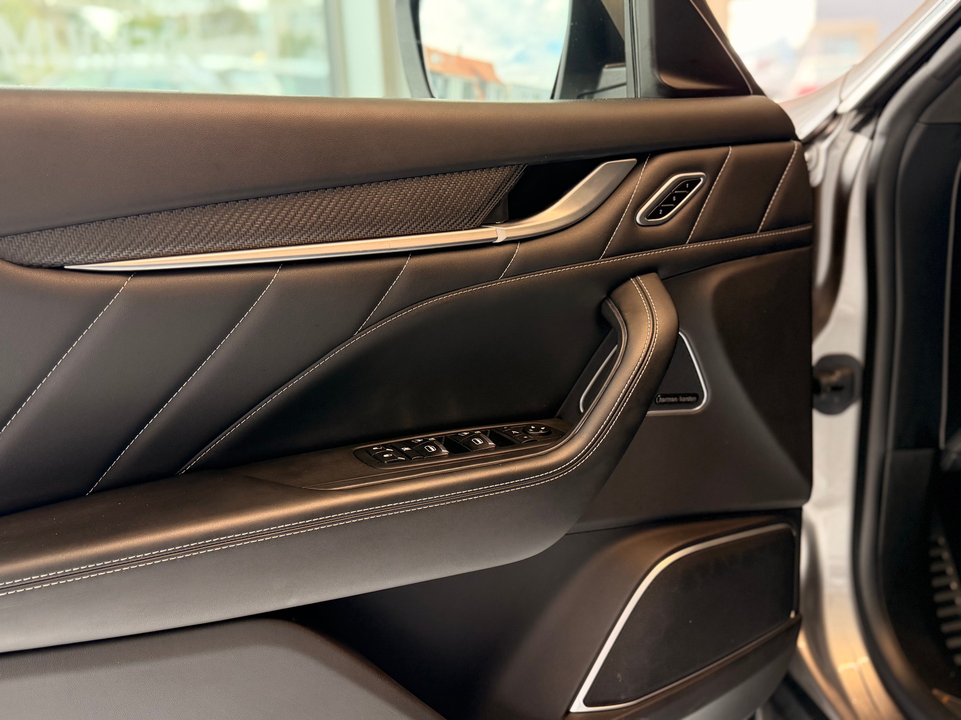MASERATI Levante S 3.0 V6 Modena S Automatica-image-11