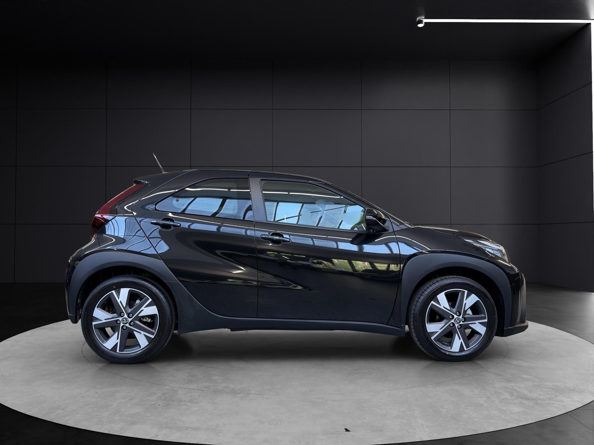 TOYOTA Aygo X 1.5 VVT-i HSD Trend-image-5