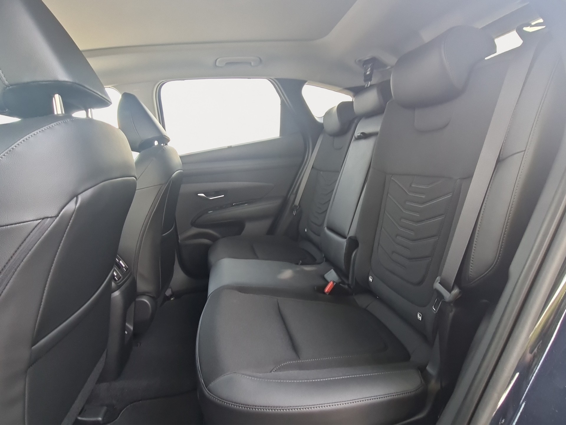 HYUNDAI Tucson 1.6 TGDi PHEV Techno Sky 4WD-image-14