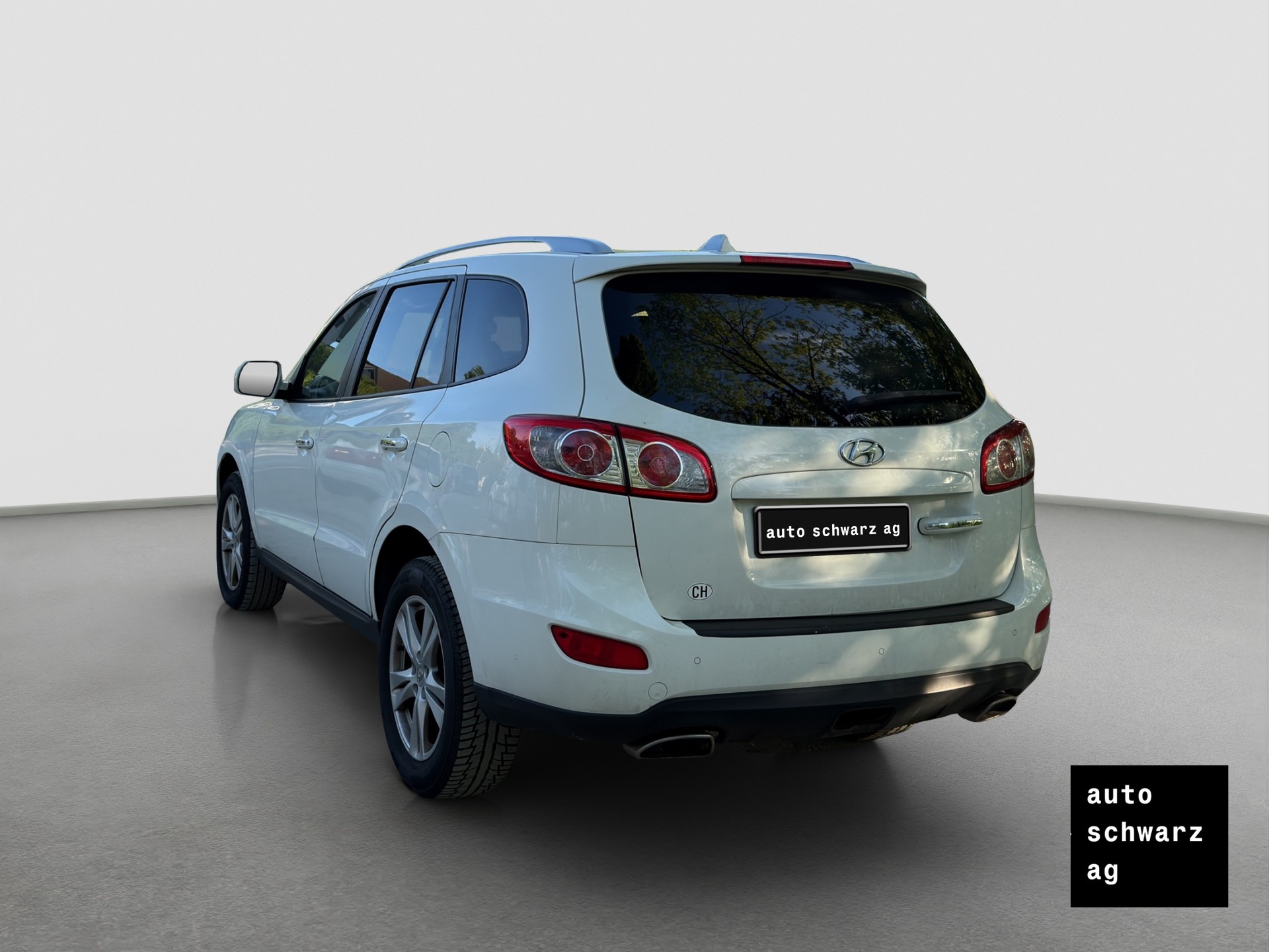 HYUNDAI Santa Fe 2.2 CRDI Swiss Plus Edition 4WD Automatic-image-6