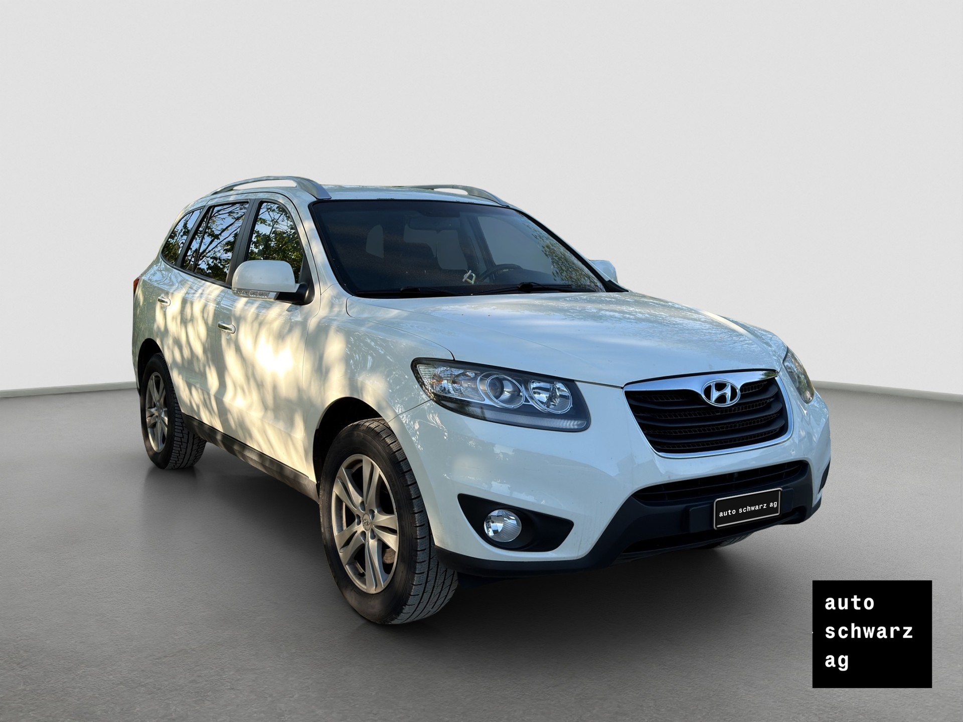 HYUNDAI Santa Fe 2.2 CRDI Swiss Plus Edition 4WD Automatic-image-2