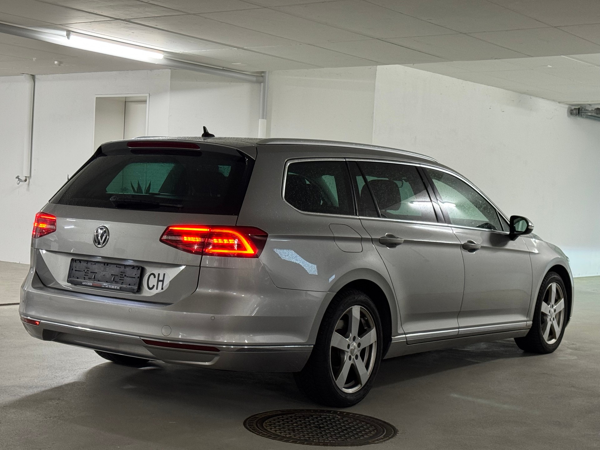 VW Passat Variant 2.0 TDI BMT Highline DSG Anhängerkupplung-image-6