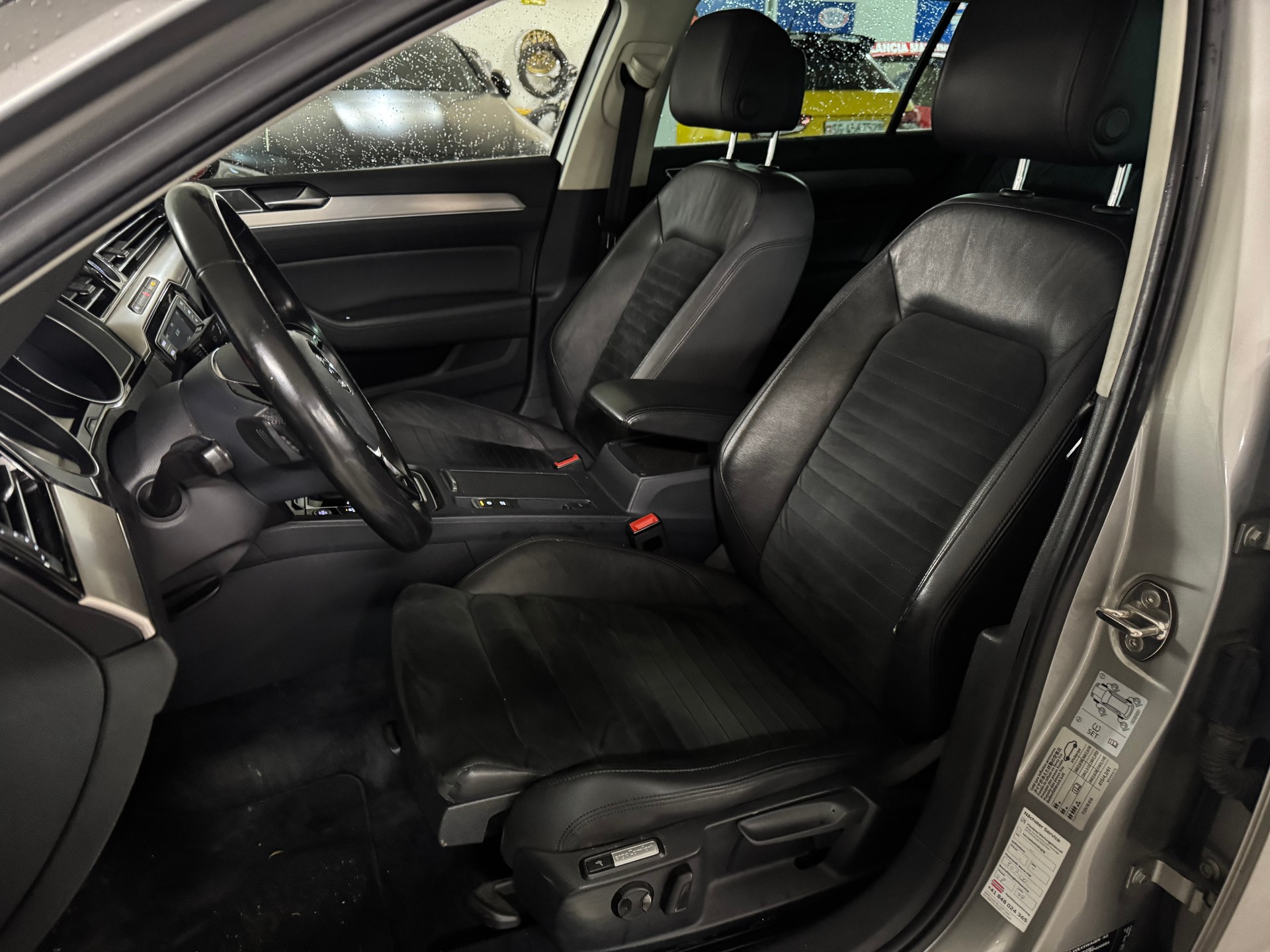 VW Passat Variant 2.0 TDI BMT Highline DSG Anhängerkupplung-image-10