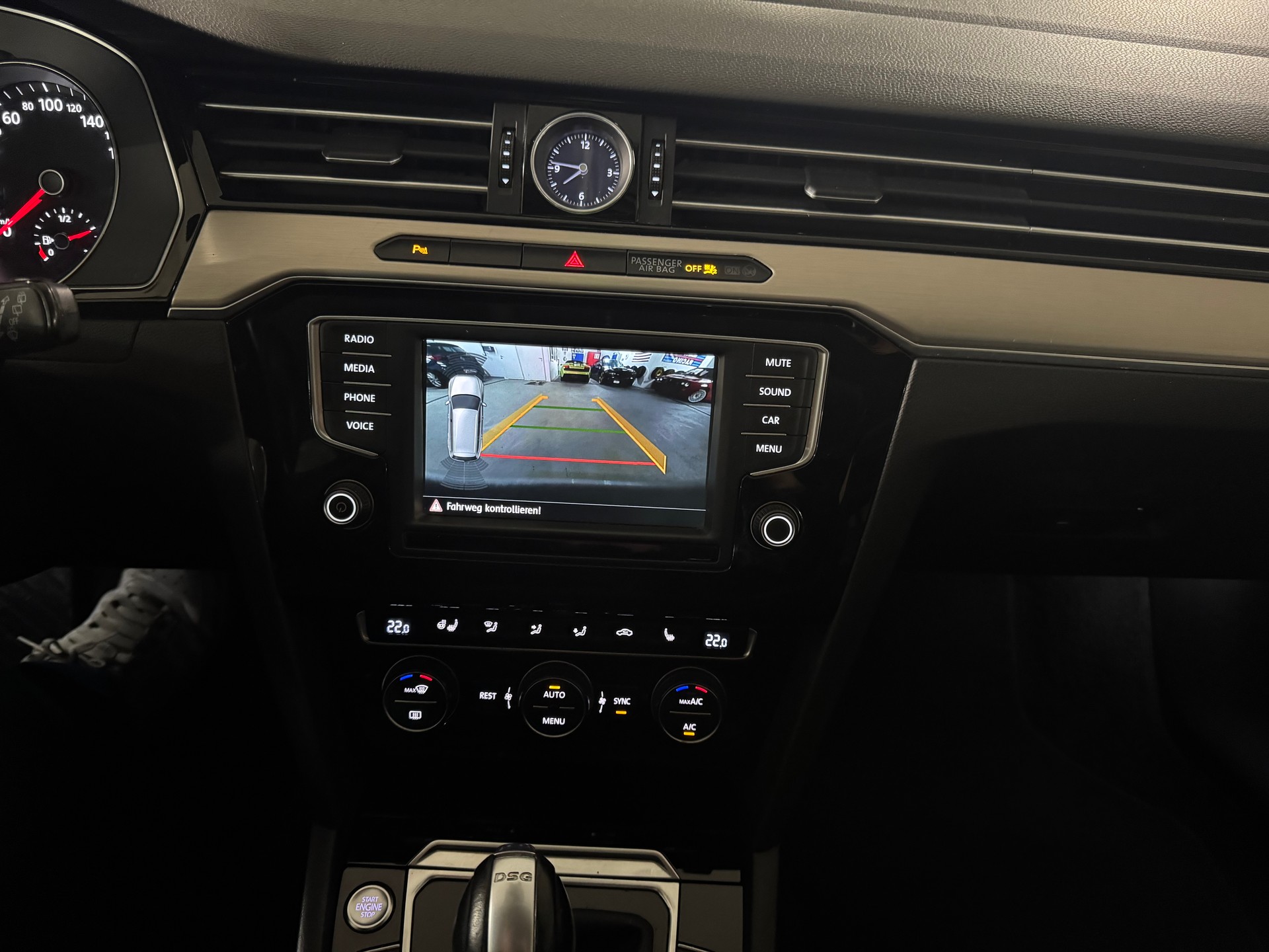 VW Passat Variant 2.0 TDI BMT Highline DSG Anhängerkupplung-image-13