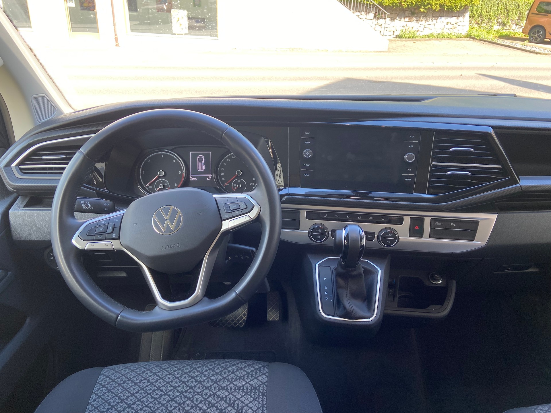 VW T6.1 Multivan 2.0 TDI Trendline Liberty DSG-image-5